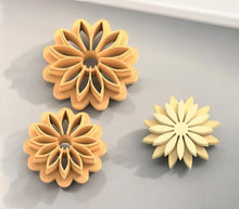 2 Piece Flower Earrings v3