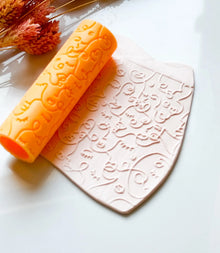 Face Patterned Roll