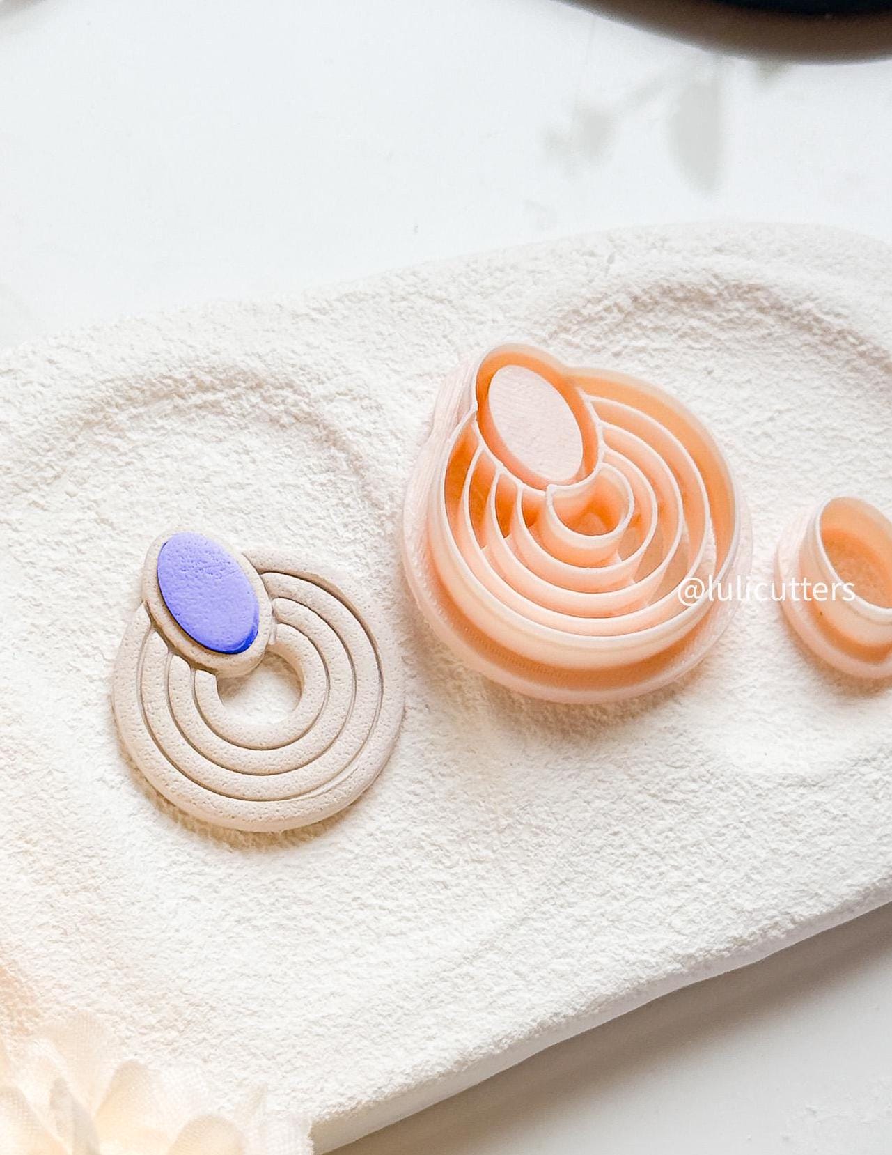 Layered Arch Oval Polymer Clay Cutter: Modern Jewelry Design