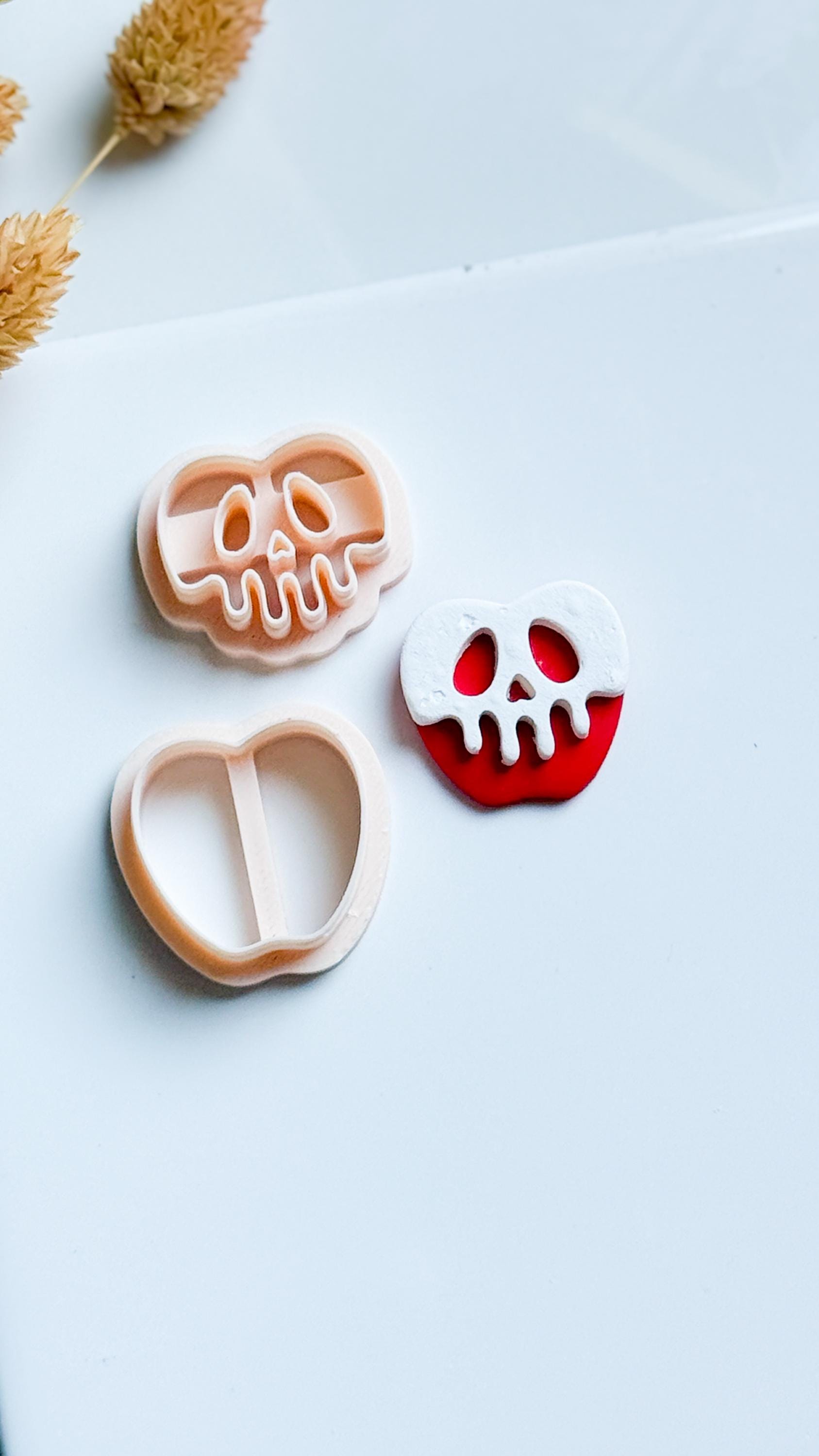 Poison Apple Skull Clay Cutter Set Halloween Earring Cutter with Drippy Skull Topper, 2 Pieces (5 Sizes)