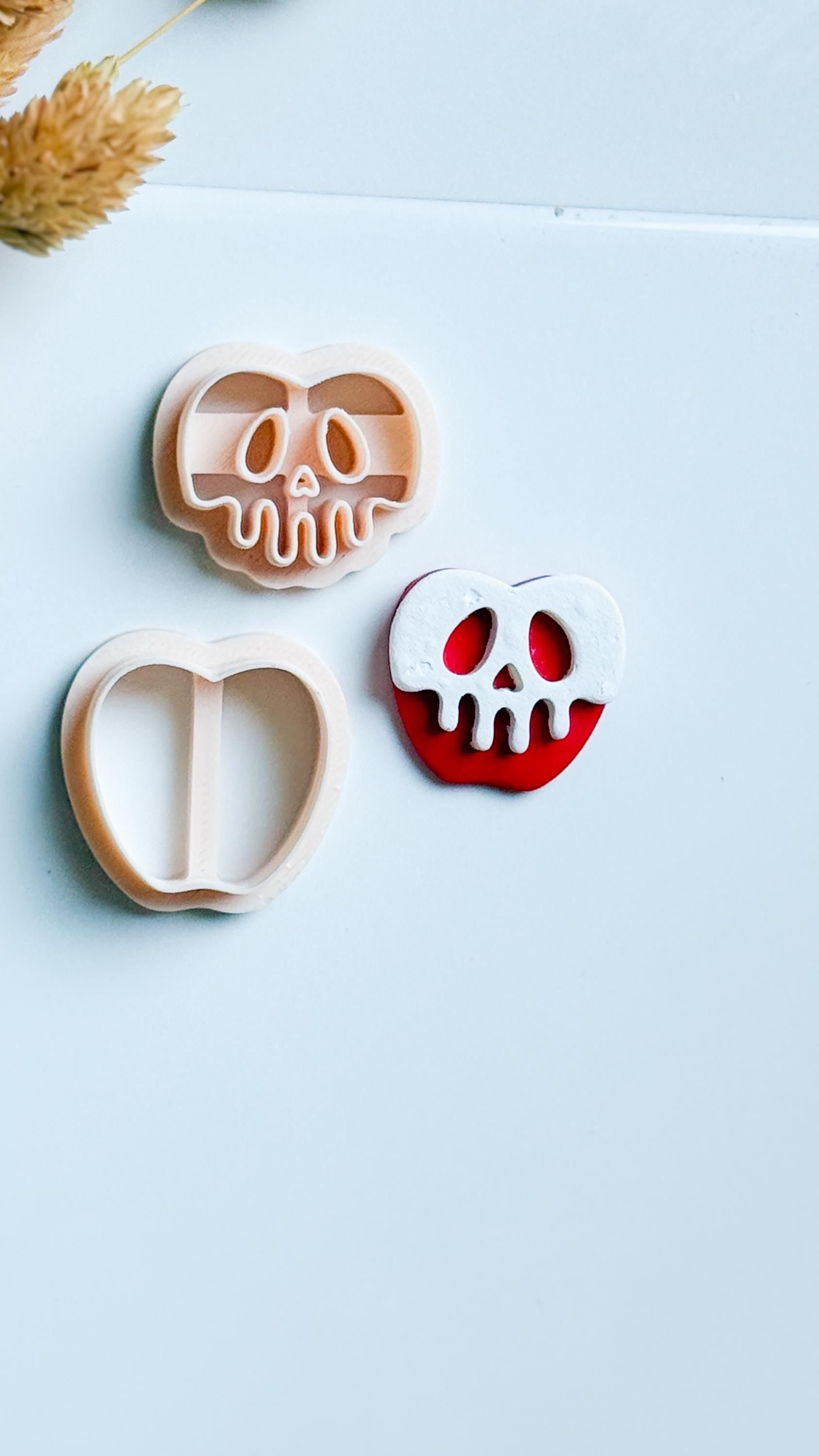 Poison Apple Skull Clay Cutter Set Halloween Earring Cutter with Drippy Skull Topper, 2 Pieces (5 Sizes)