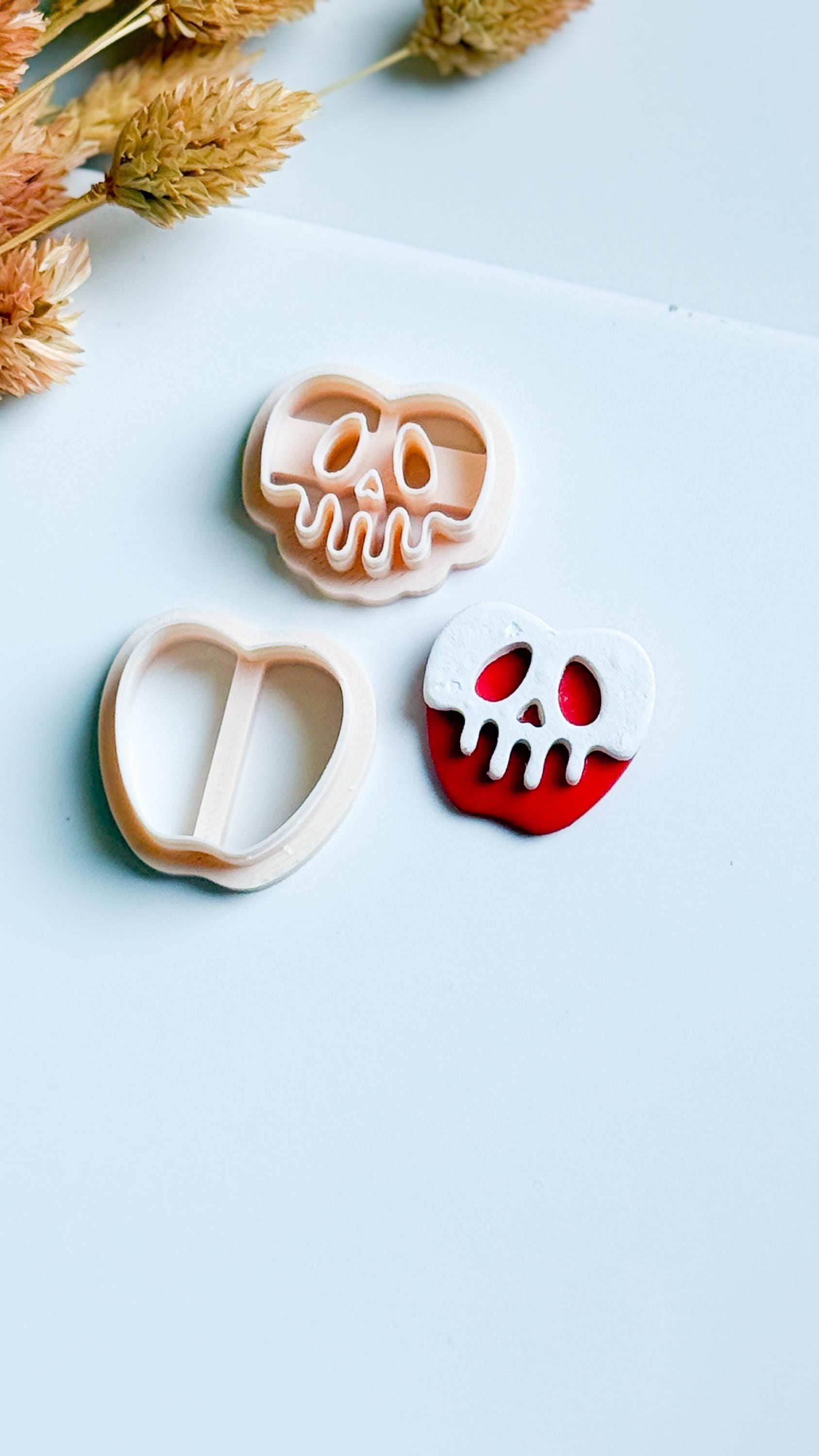 Poison Apple Skull Clay Cutter Set Halloween Earring Cutter with Drippy Skull Topper, 2 Pieces (5 Sizes)