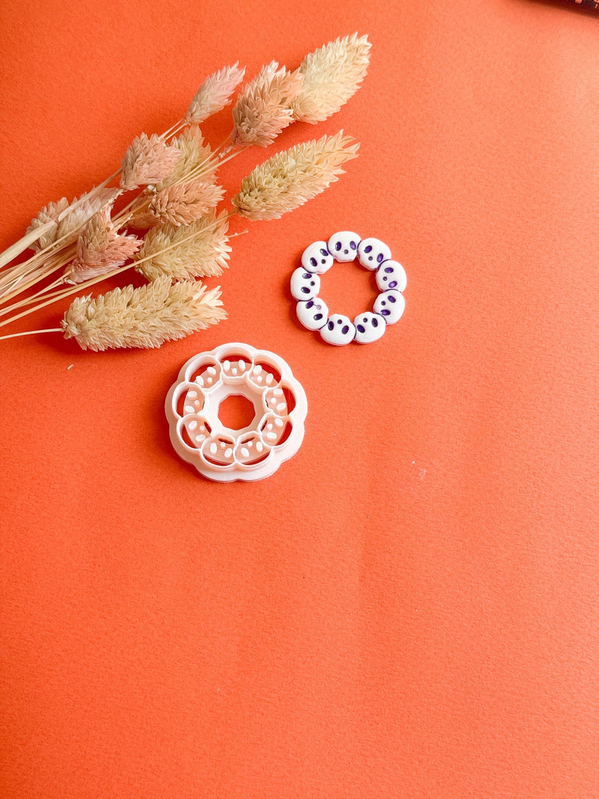 Skull Wreath Clay Cutter: Halloween Jewelry Making Tool