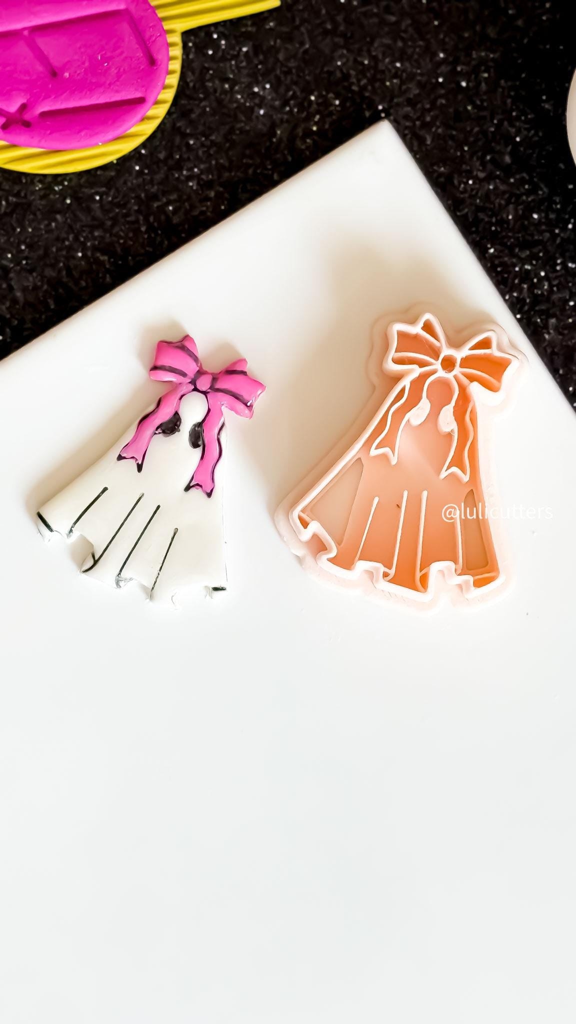 Ghost with Bow Clay Cutter: Halloween Jewelry Making