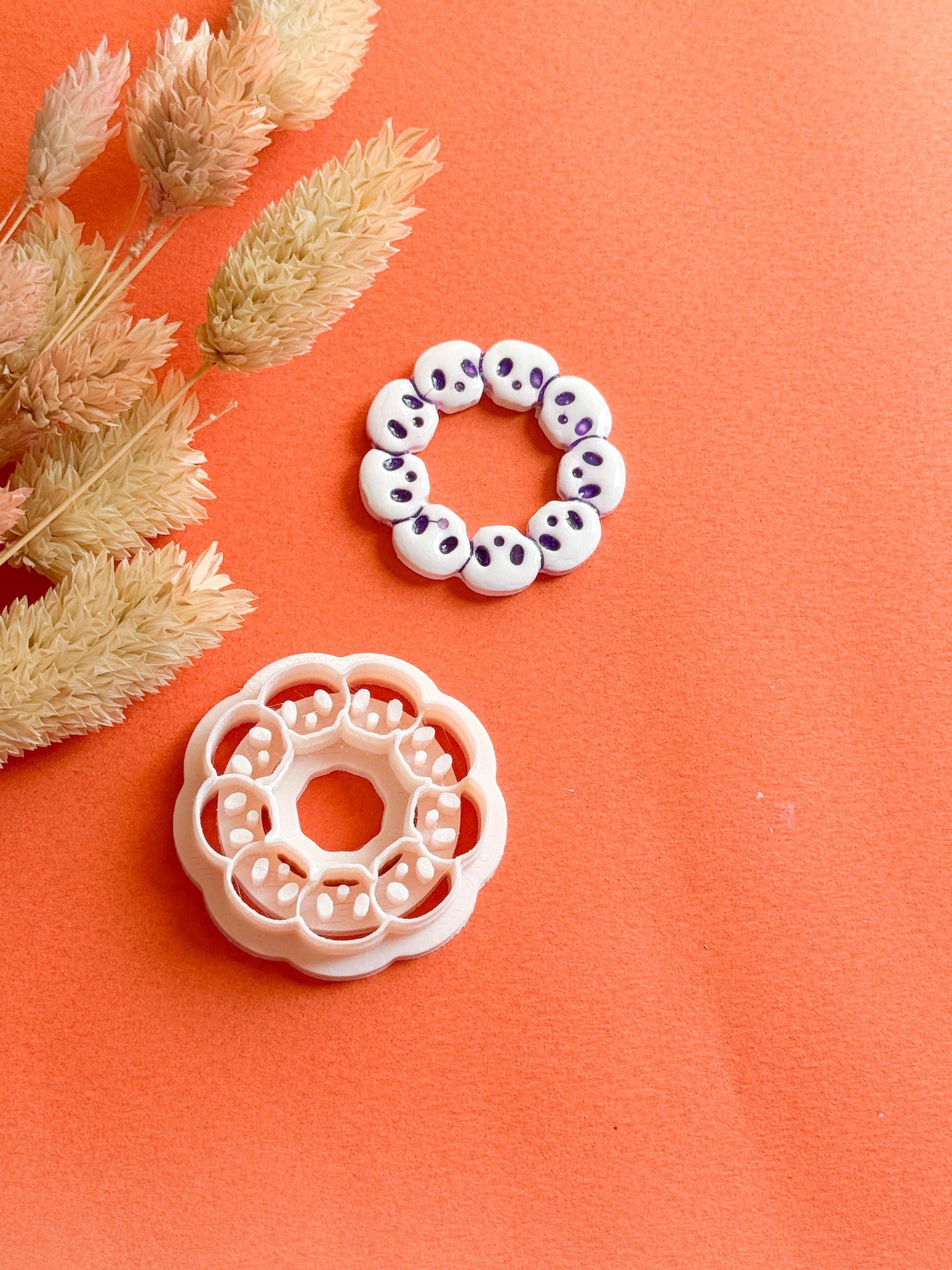 Skull Wreath Clay Cutter: Halloween Jewelry Making Tool