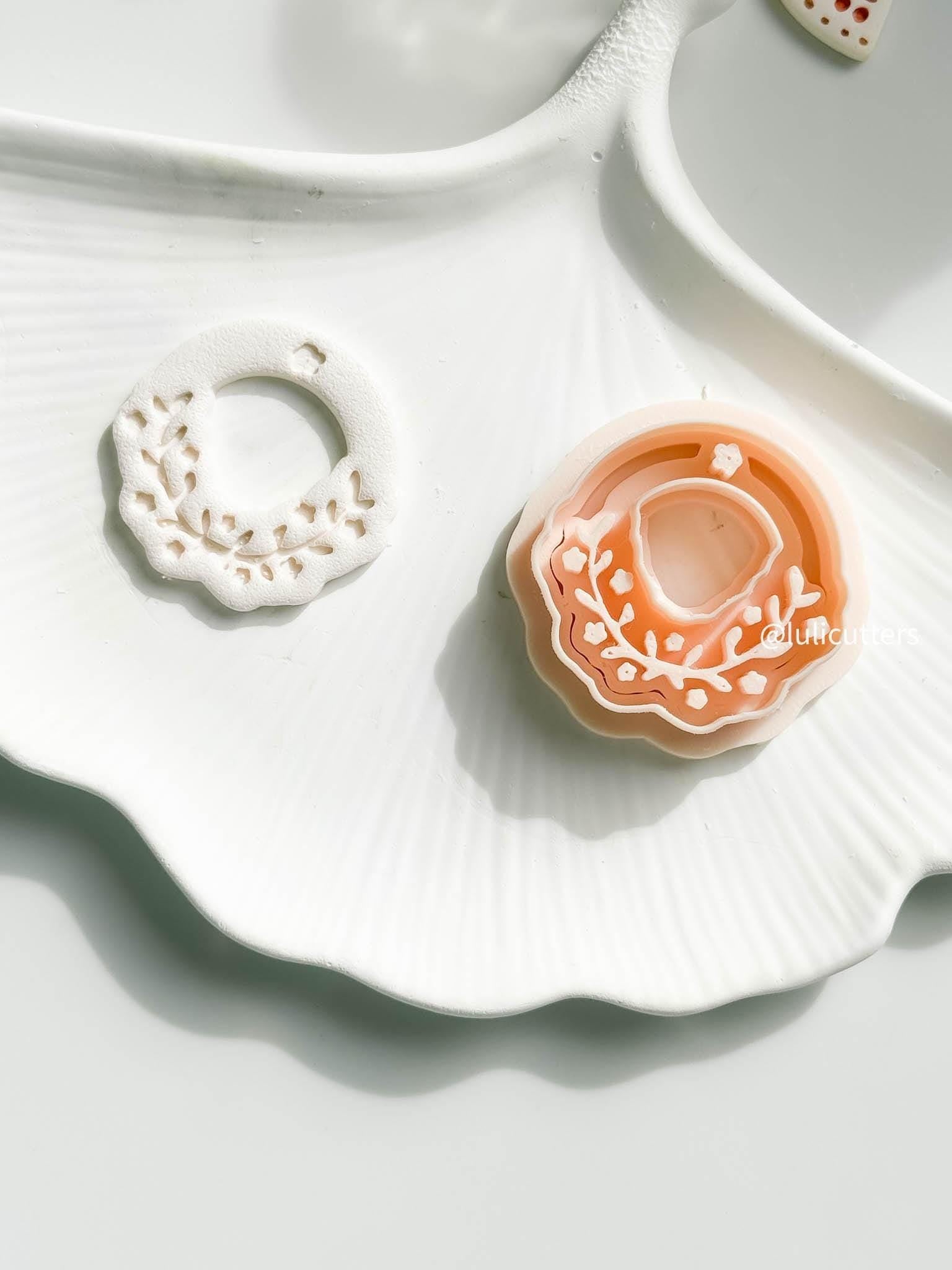Floral Wreath Clay Cutter Botanical Hoop Design with Imprint Details - Ceramic Look (38 mm)