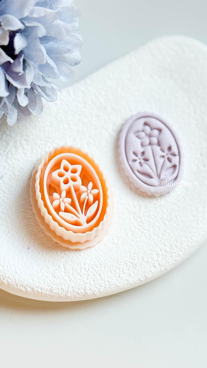 Scalloped Floral Oval Earring Cutter 35 mm Botanical Design with Debossed Details
