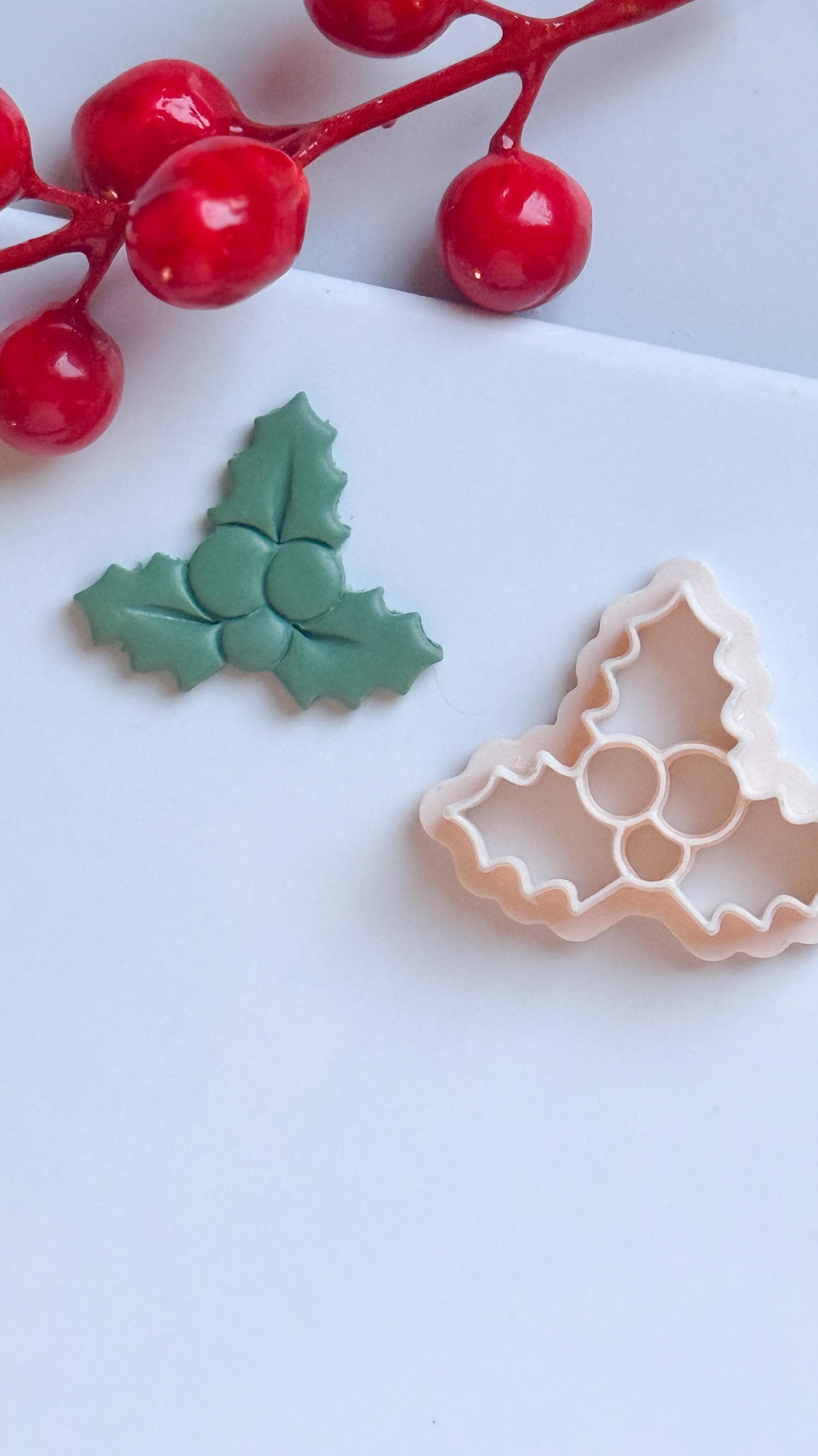 Holly Leaf Clay Cutter: Christmas Earring Design (25-51mm)