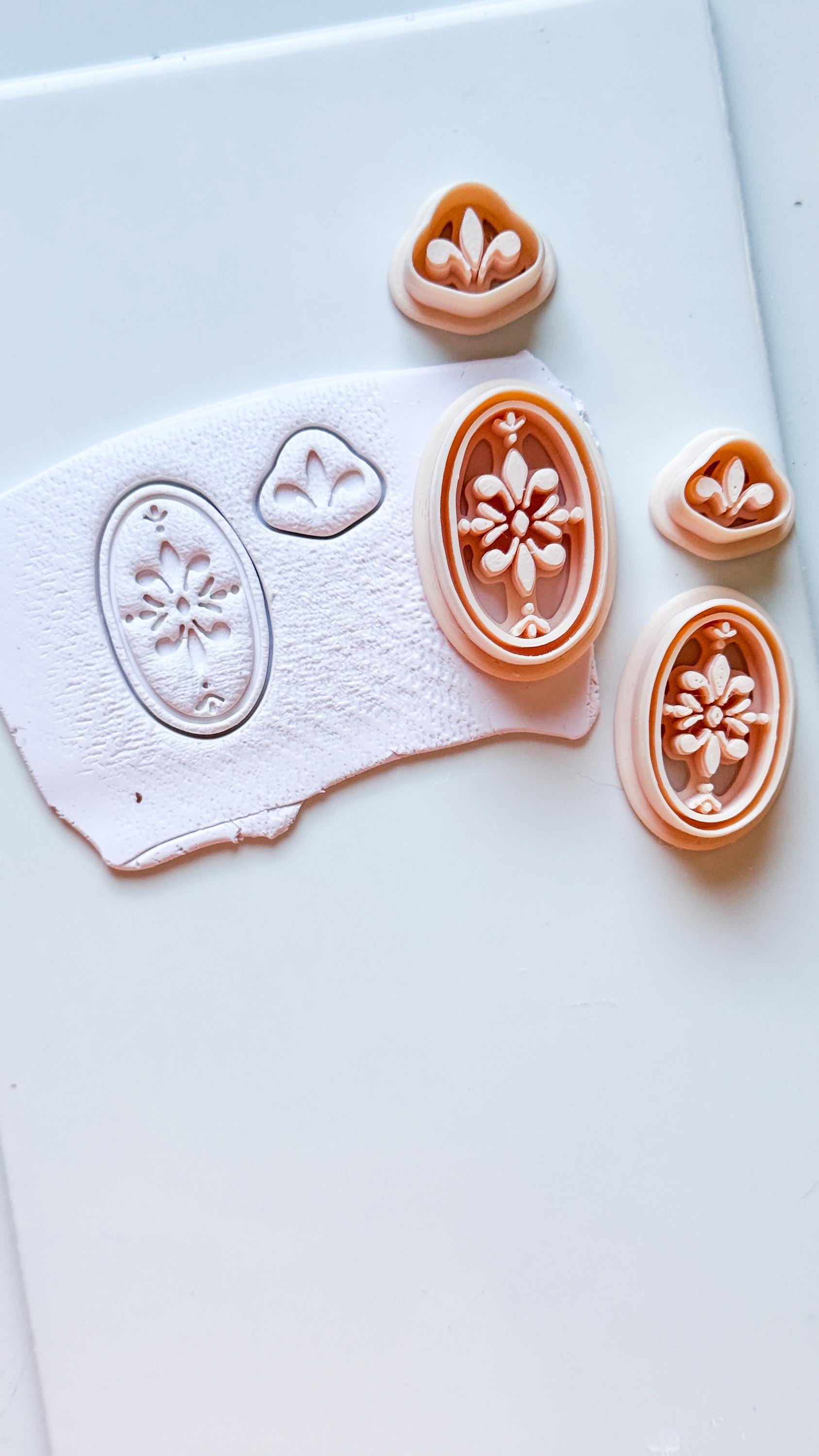 Ornate Fleur de Lis Oval Clay Cutter Set: Elegant Floral Polymer Clay Tools