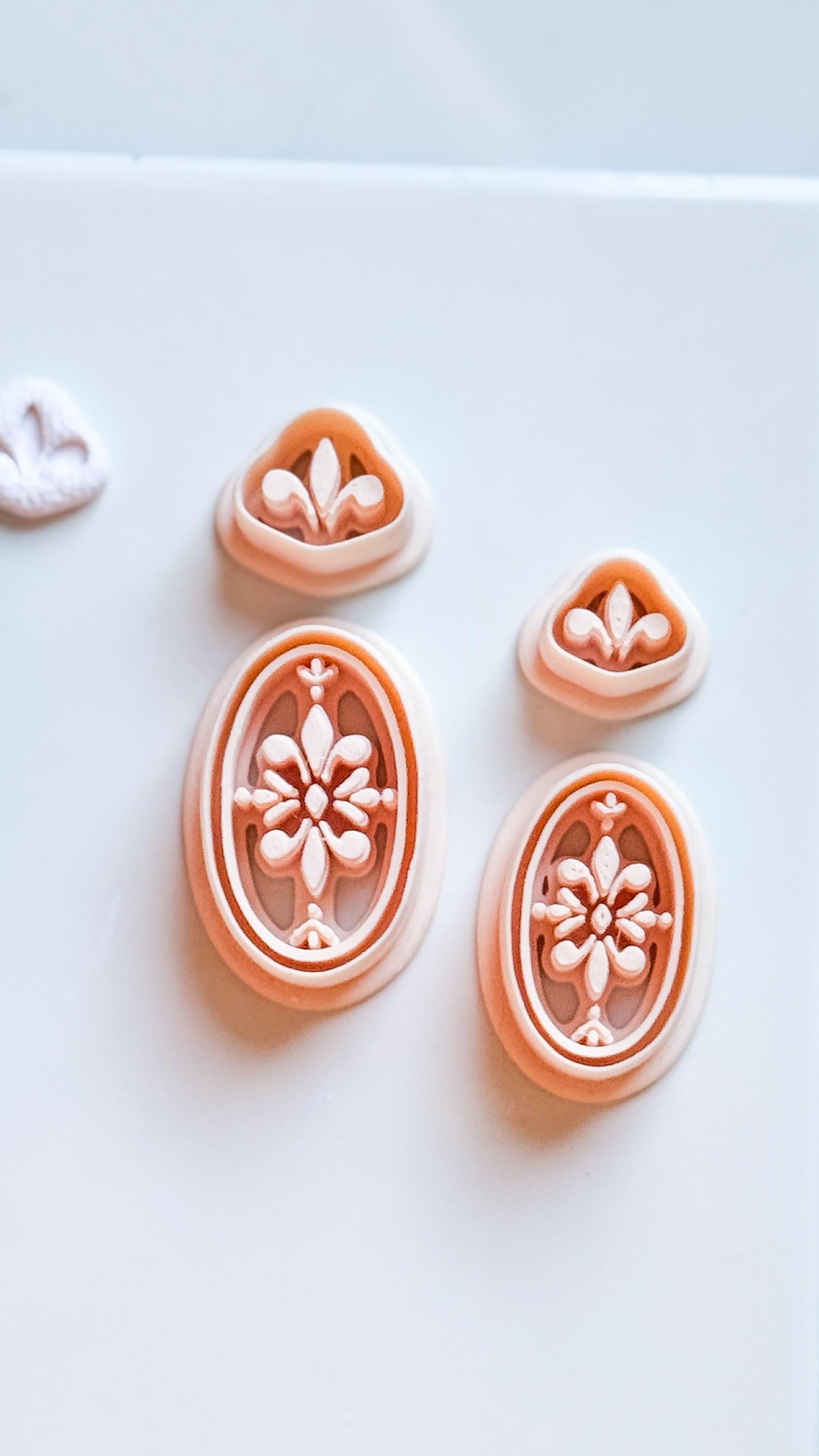 Ornate Fleur de Lis Oval Clay Cutter Set: Elegant Floral Polymer Clay Tools