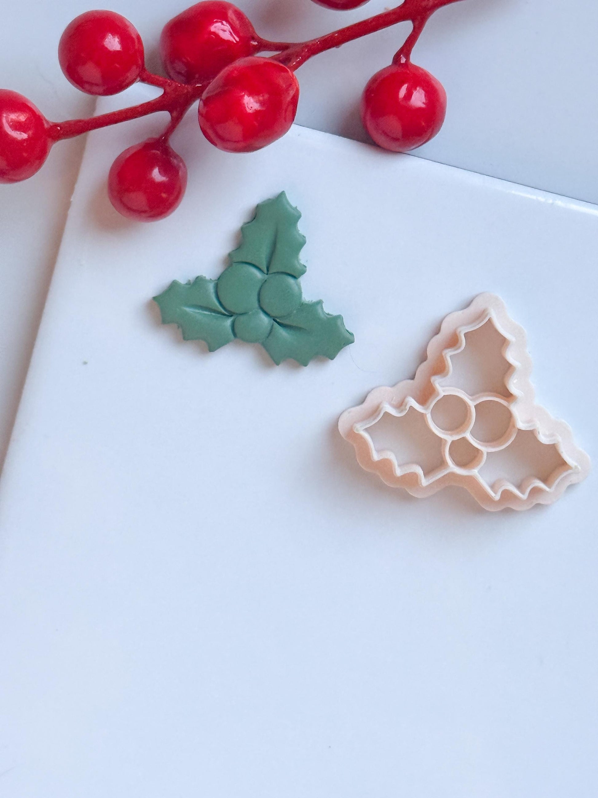 Holly Leaf Clay Cutter: Christmas Earring Design (25-51mm)