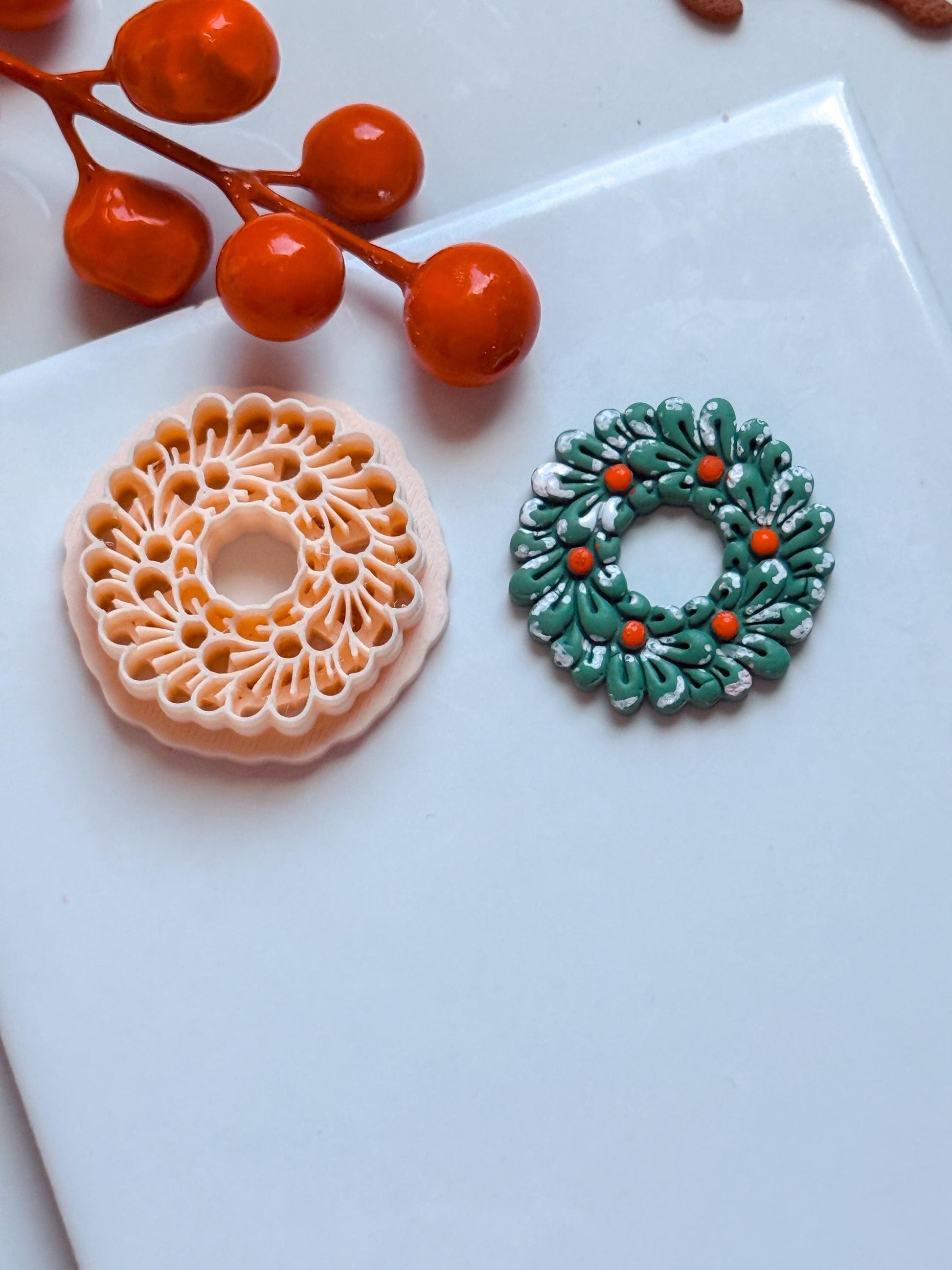 Christmas Wreath Clay Cutter: Holiday Earring Cutter for Polymer Clay