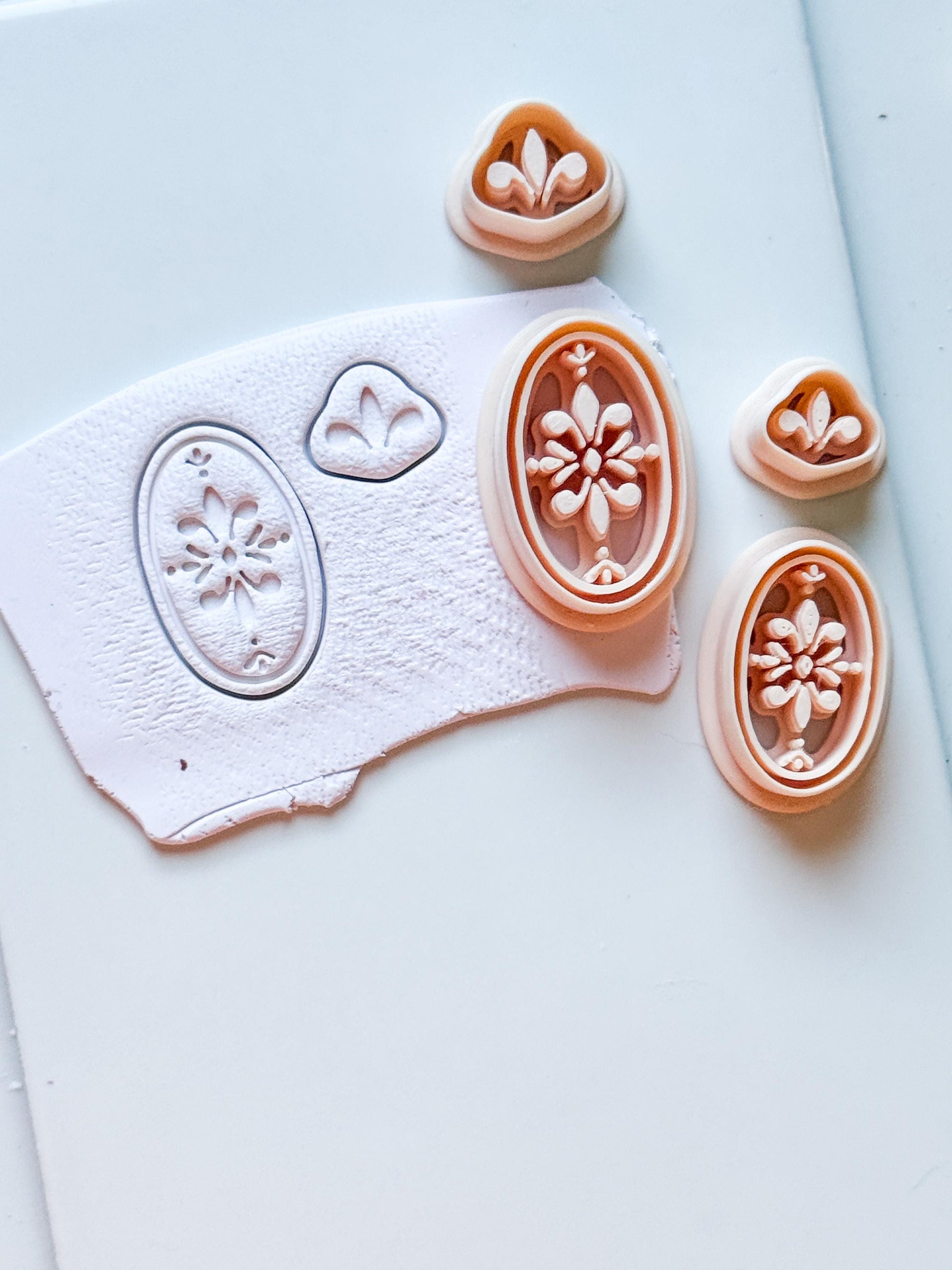 Ornate Fleur de Lis Oval Clay Cutter Set: Elegant Floral Polymer Clay Tools