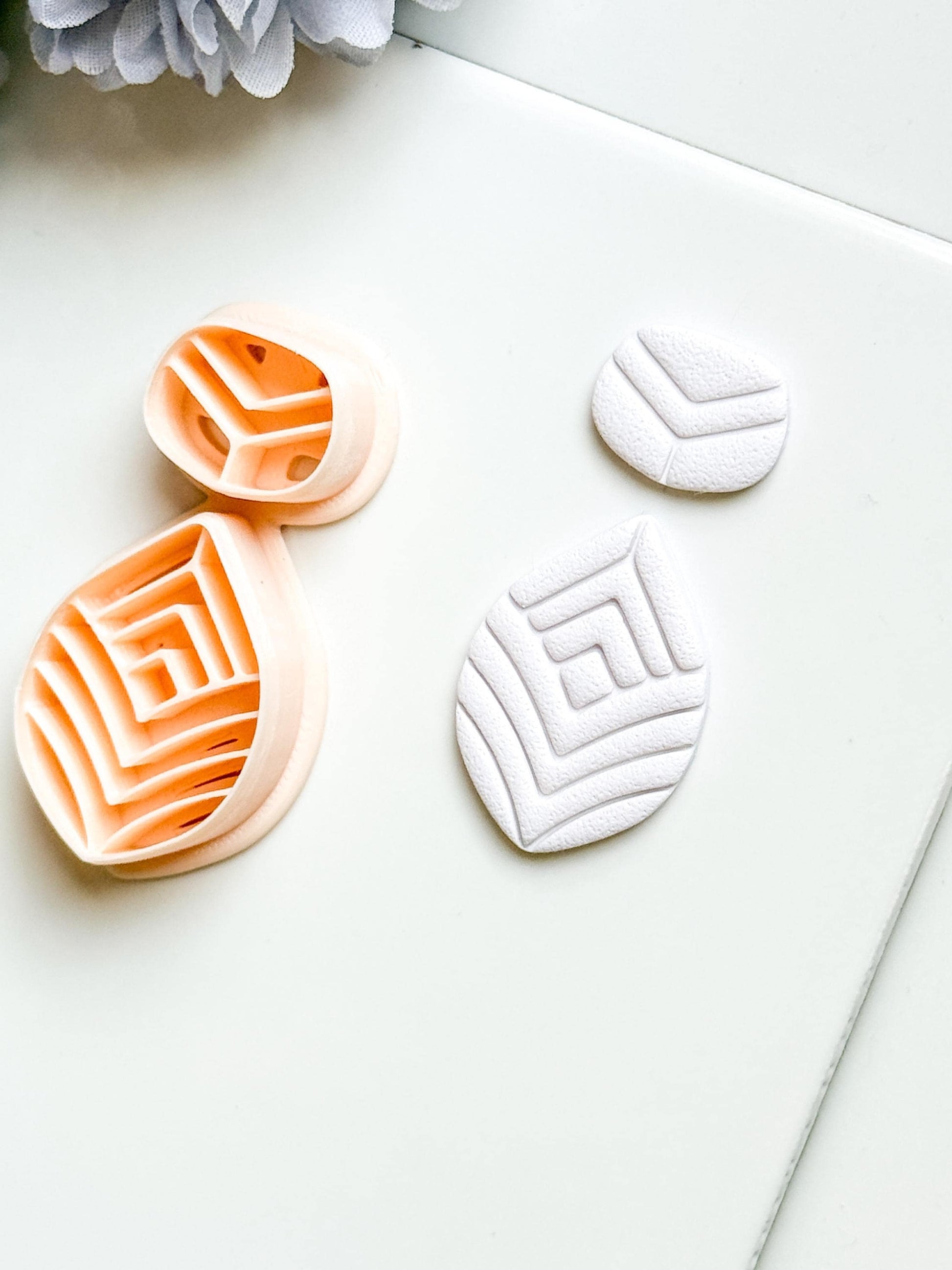 Vela Form Polymer Clay Cutter: Layered Leaf Shape with Geometric Line Texture