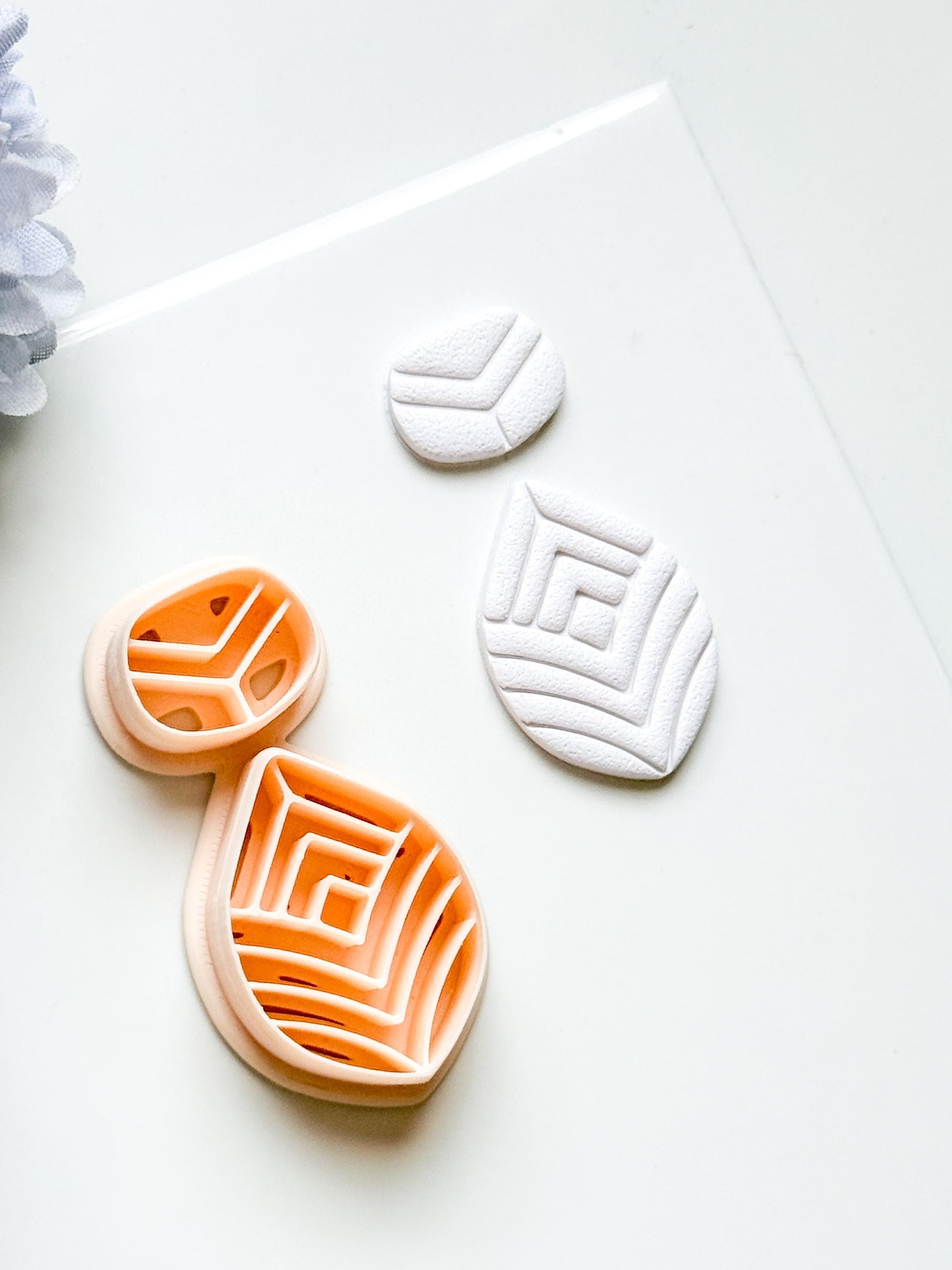 Vela Form Polymer Clay Cutter: Layered Leaf Shape with Geometric Line Texture
