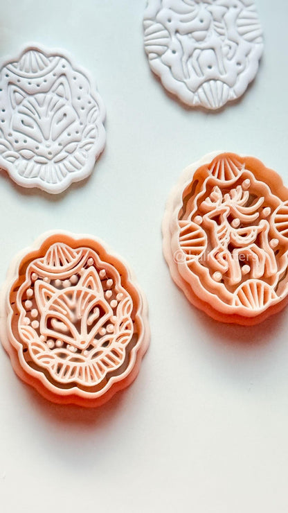 Aurora Fox Clay Cutter: Oval Woodland Fox Design
