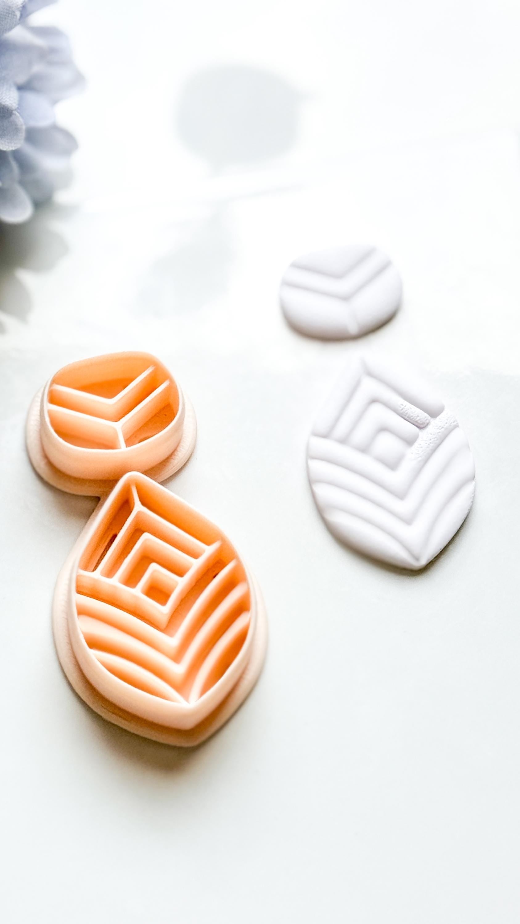 Vela Form Polymer Clay Cutter: Layered Leaf Shape with Geometric Line Texture