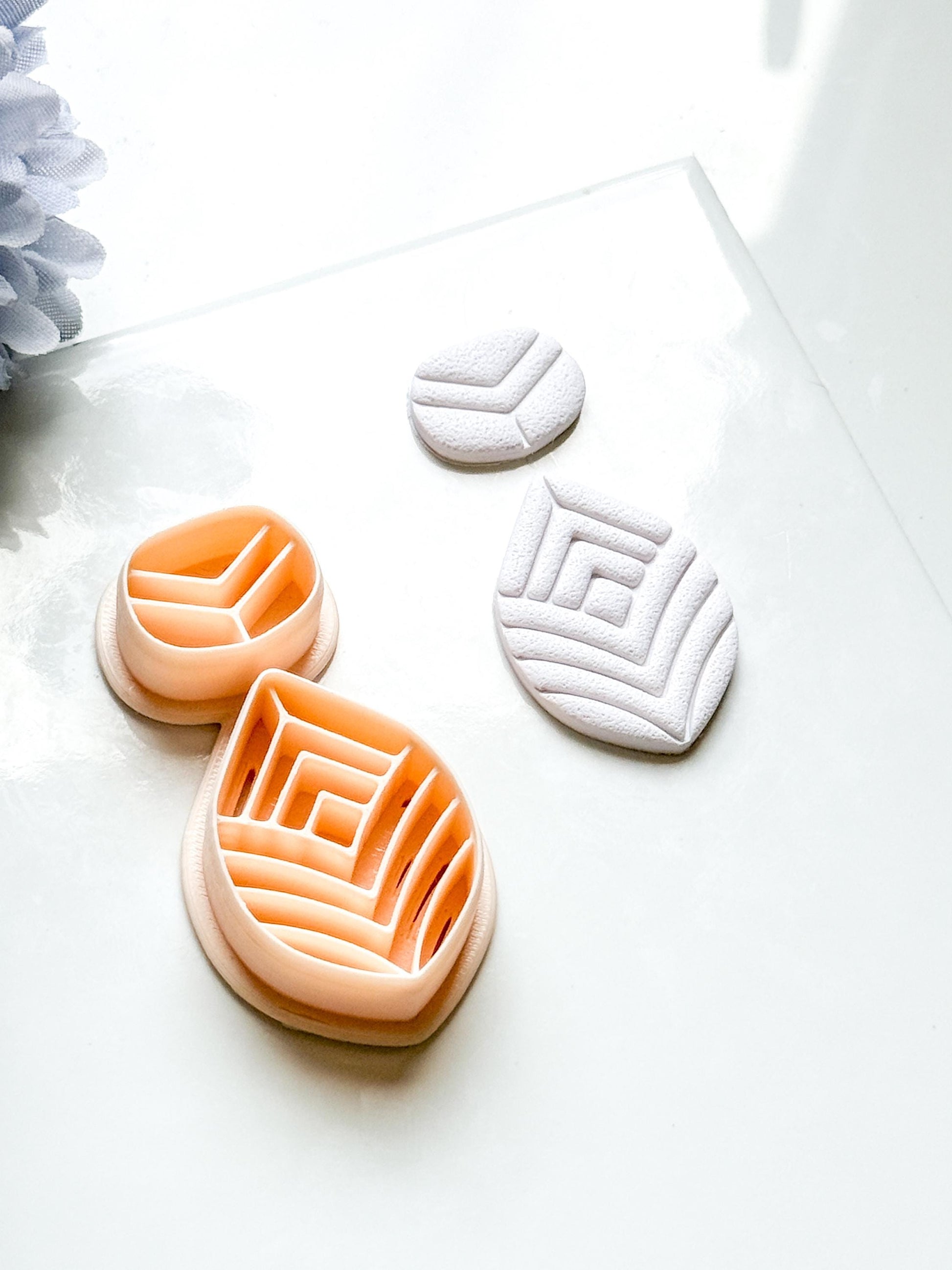 Vela Form Polymer Clay Cutter: Layered Leaf Shape with Geometric Line Texture