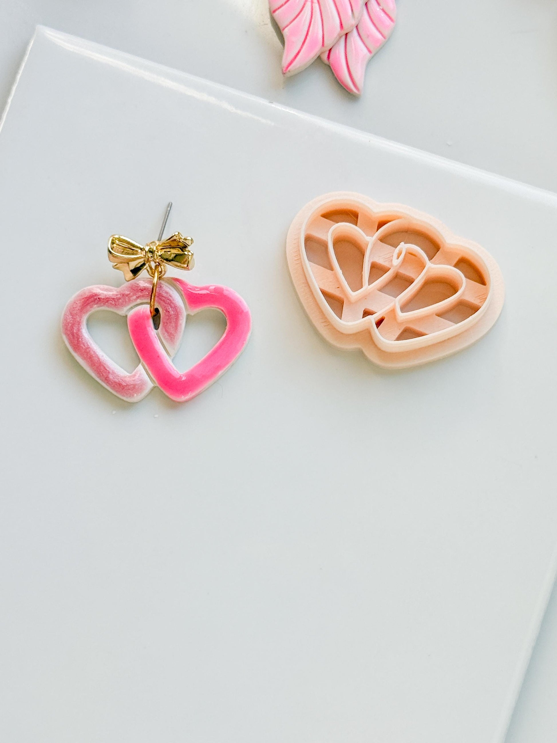 Heartchain Duo Cutter: Interlocking Heart Shape for Polymer Clay