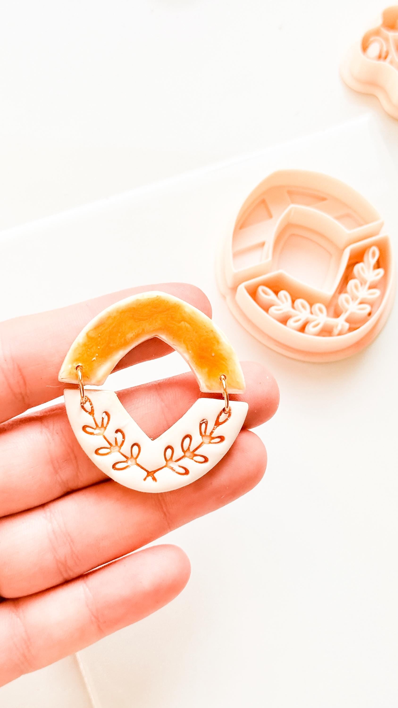 Laurel Arch Duo Clay Cutters: Classic Botanical Frame