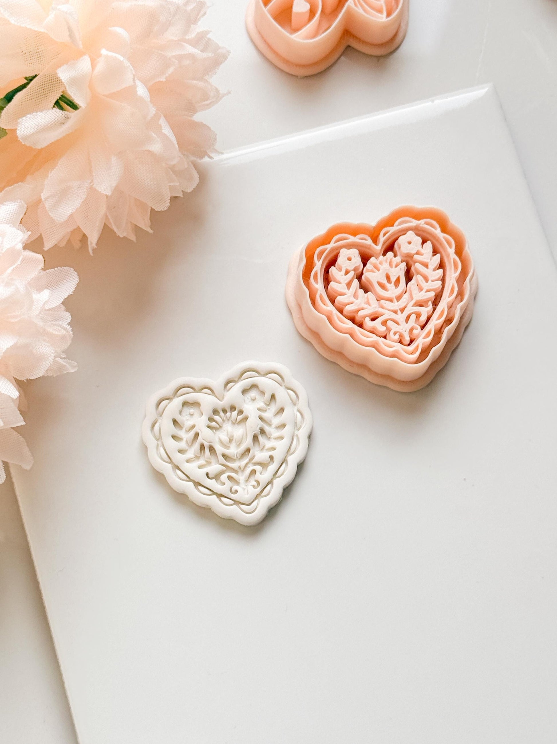 Folka Love Clay Cutter Set: Scalloped Heart with Floral Folk Pattern