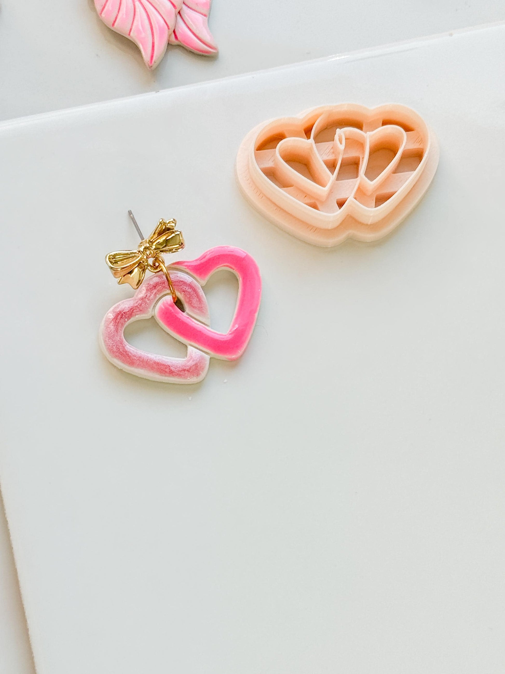 Heartchain Duo Cutter: Interlocking Heart Shape for Polymer Clay