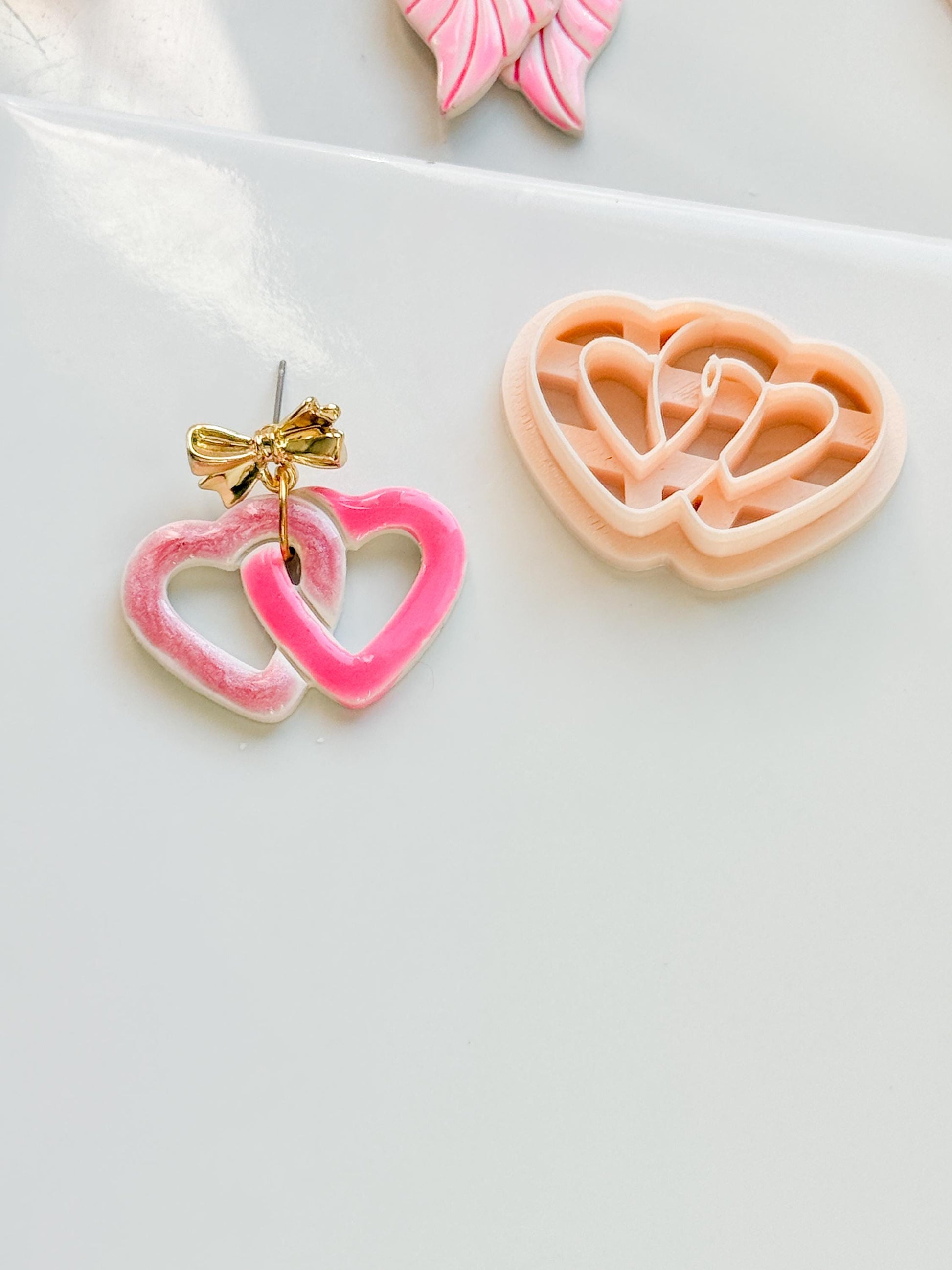 Heartchain Duo Cutter: Interlocking Heart Shape for Polymer Clay
