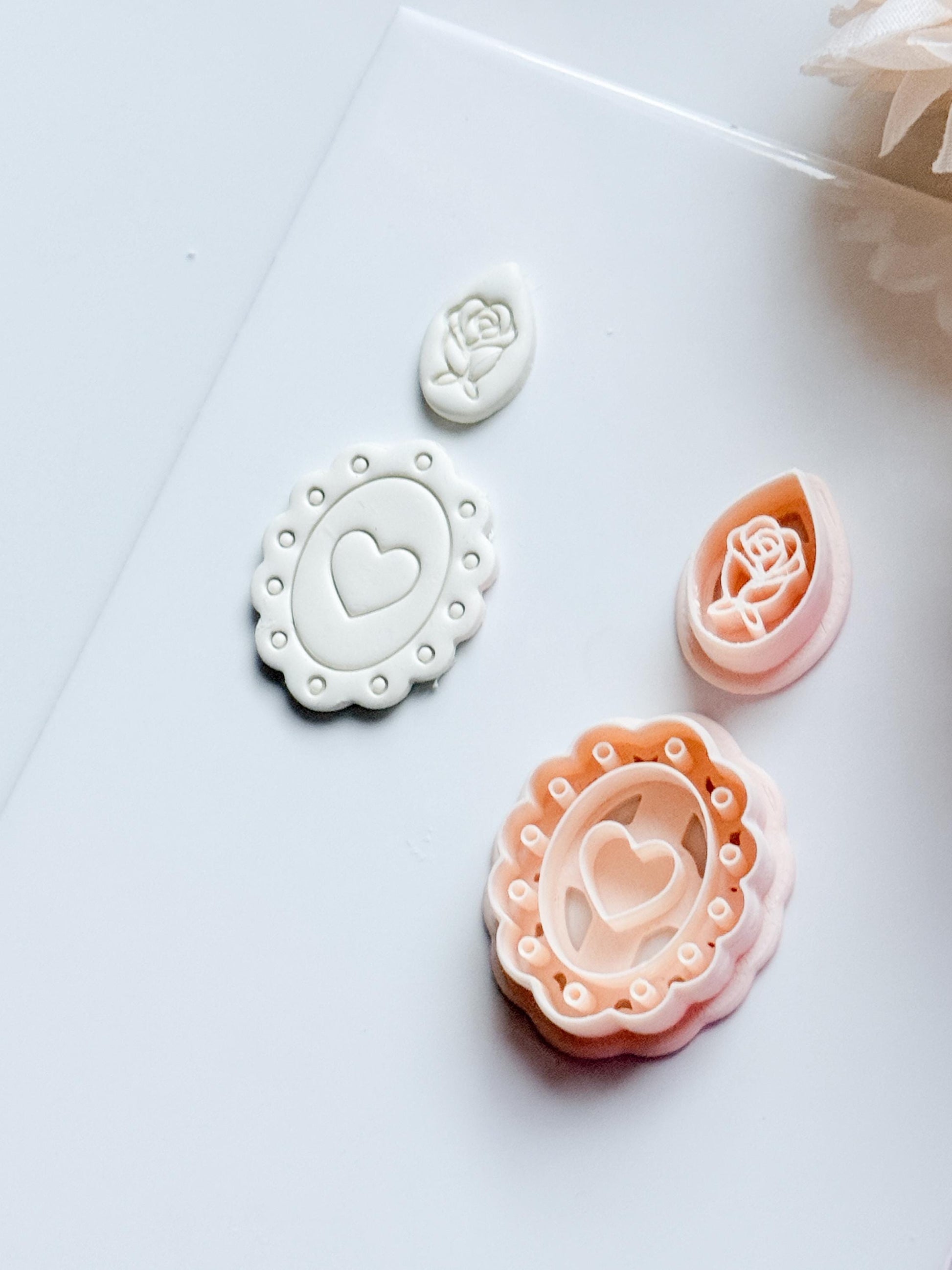 Sweetheart Cameo Clay Cutter: Scalloped Heart Frame Design