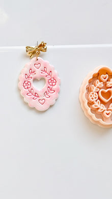 Love in Bloom Badge Clay Cutter: Floral Heart Frame Design