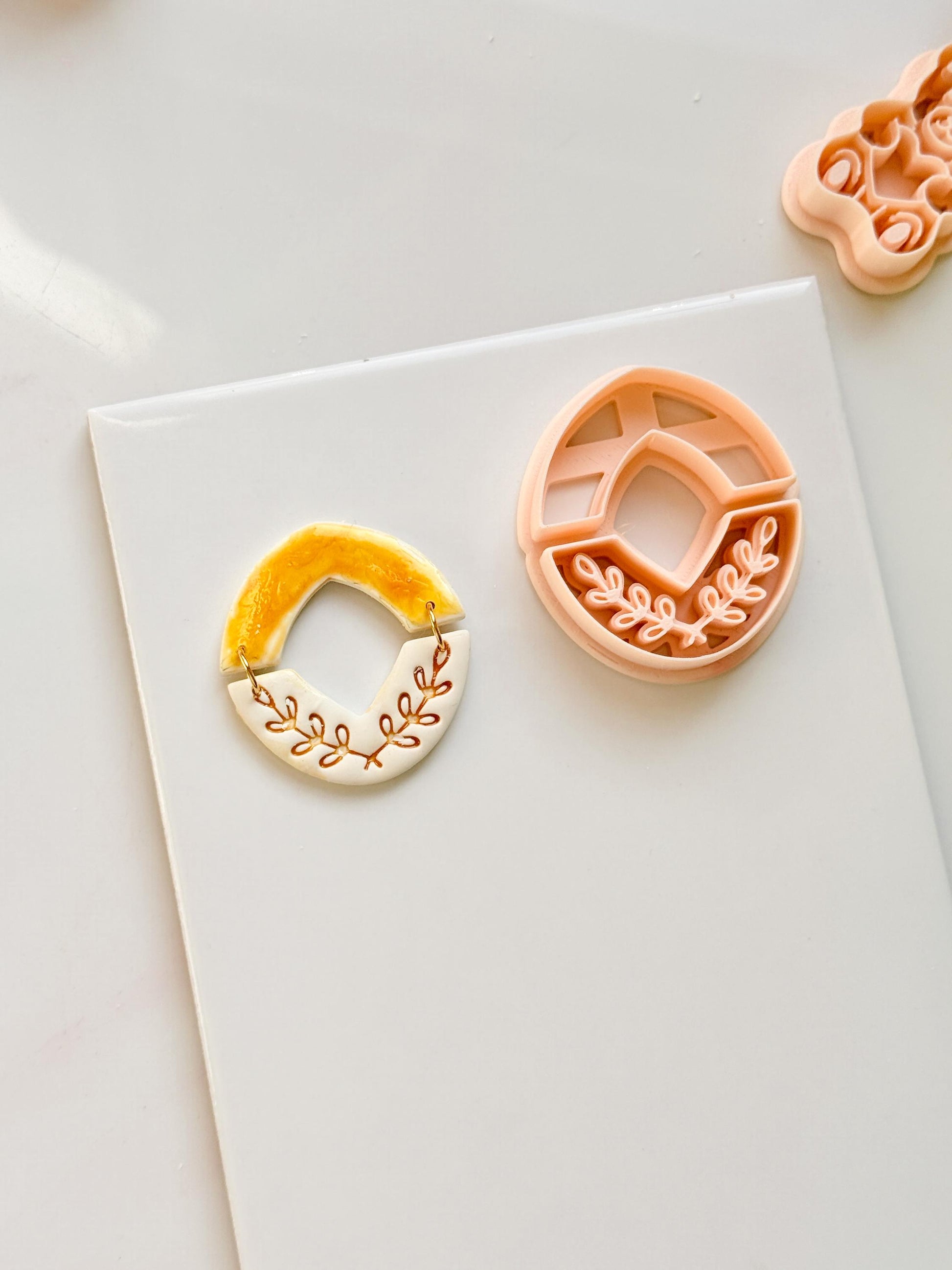 Laurel Arch Duo Clay Cutters: Classic Botanical Frame