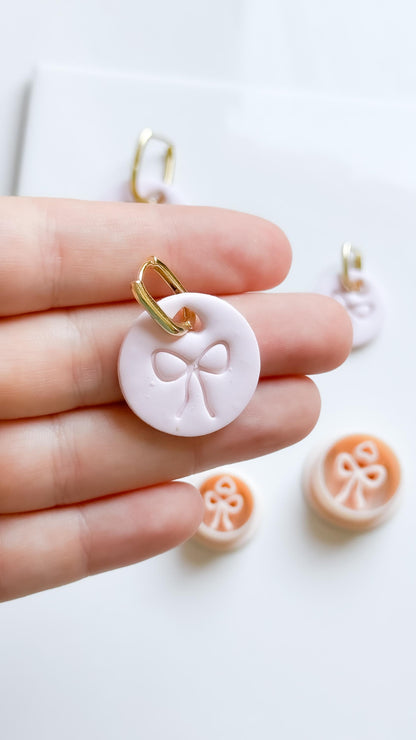 Charm Bowie Clay Cutter: Bow Heart Circle