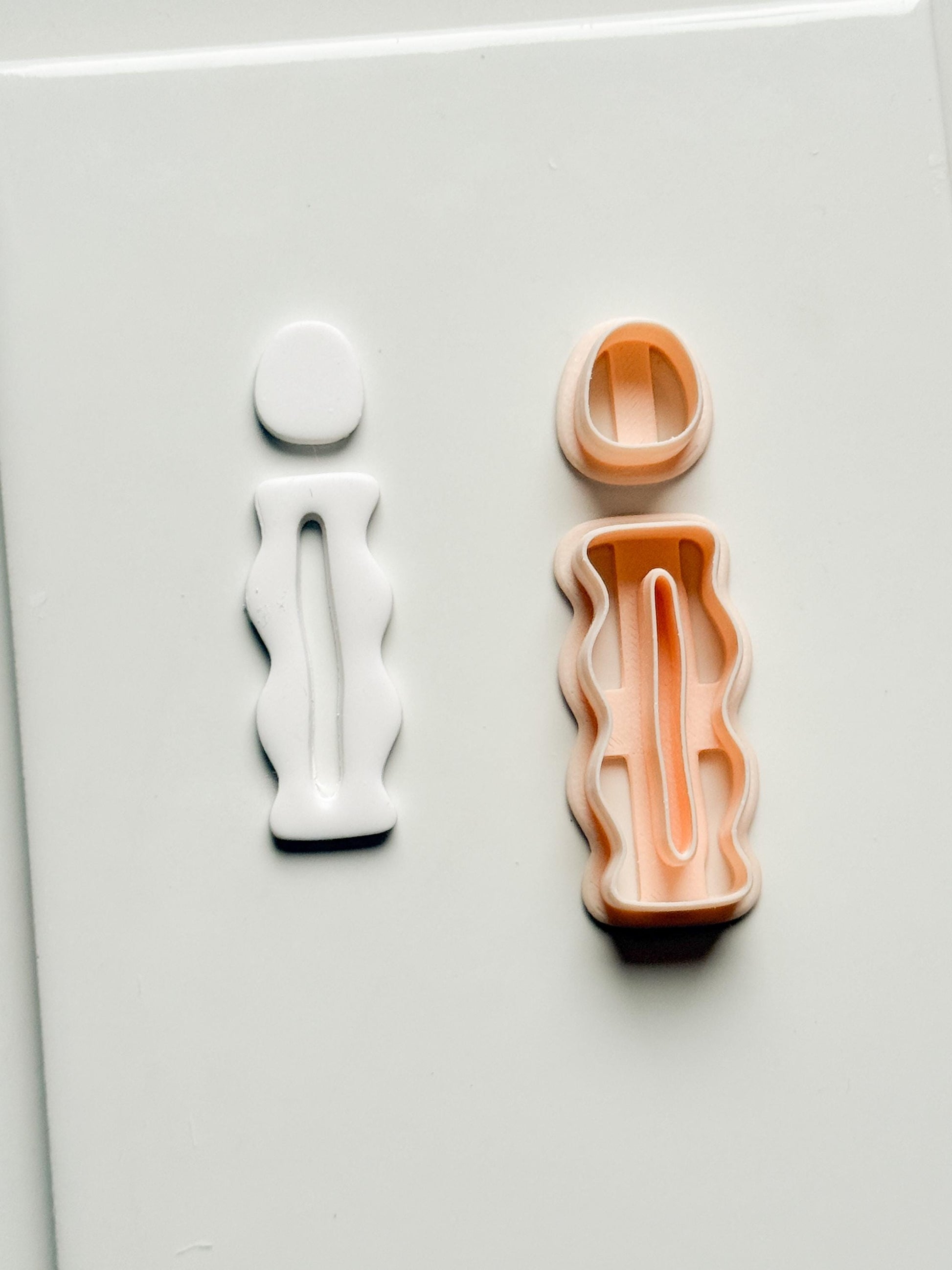 Wavy Pillar Drop Clay Cutters: Sculptural Column Shape