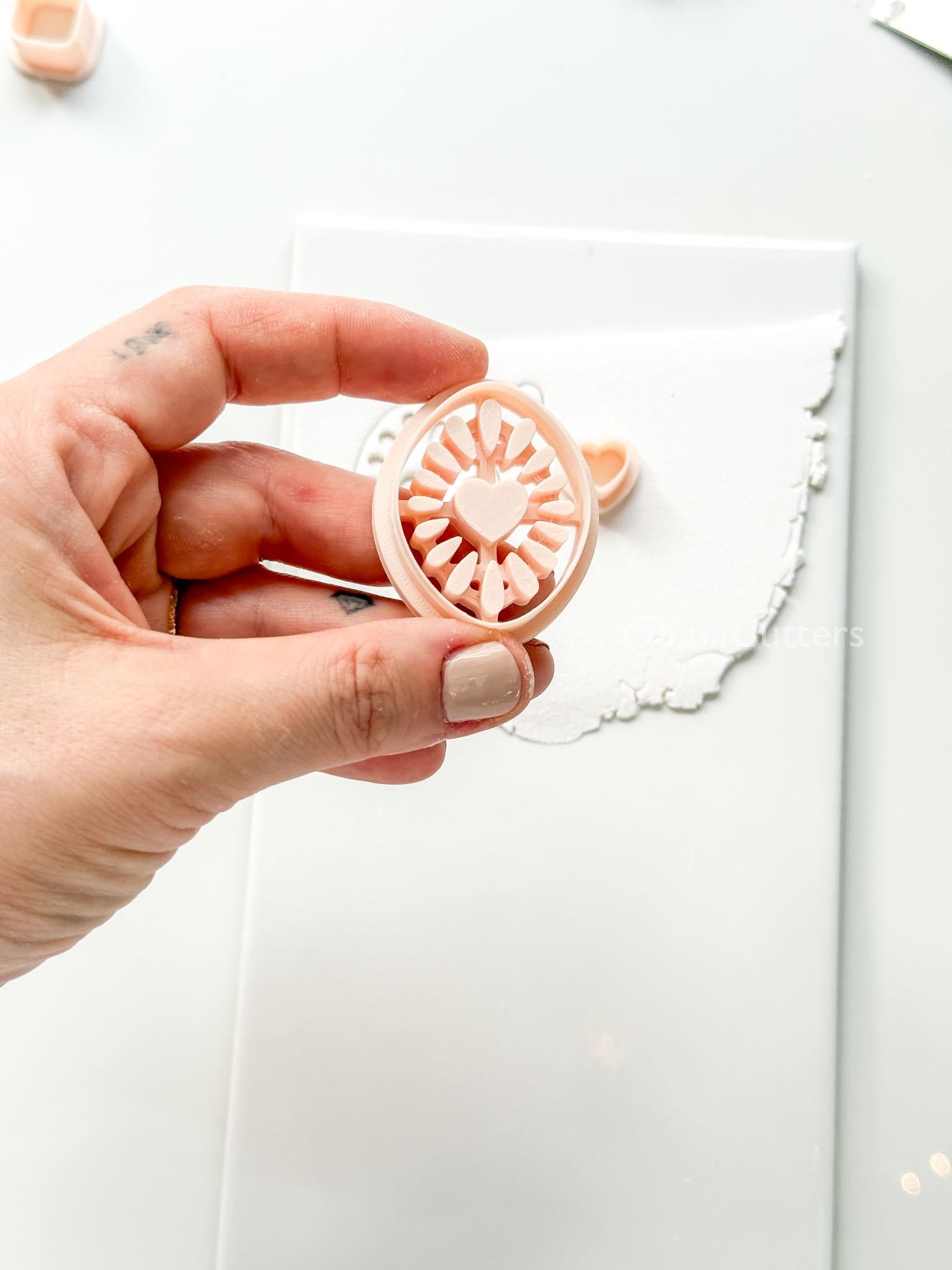 Haloheart Oval Polymer Clay Cutter: Radiant Heart Frame