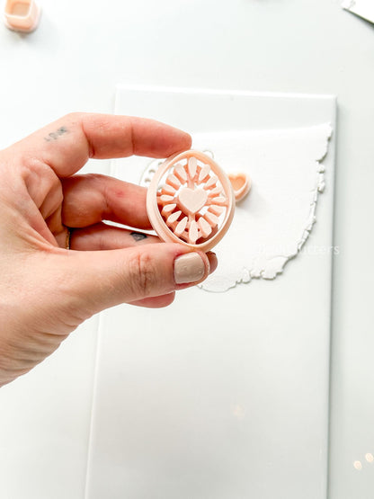 Haloheart Oval Polymer Clay Cutter: Radiant Heart Frame