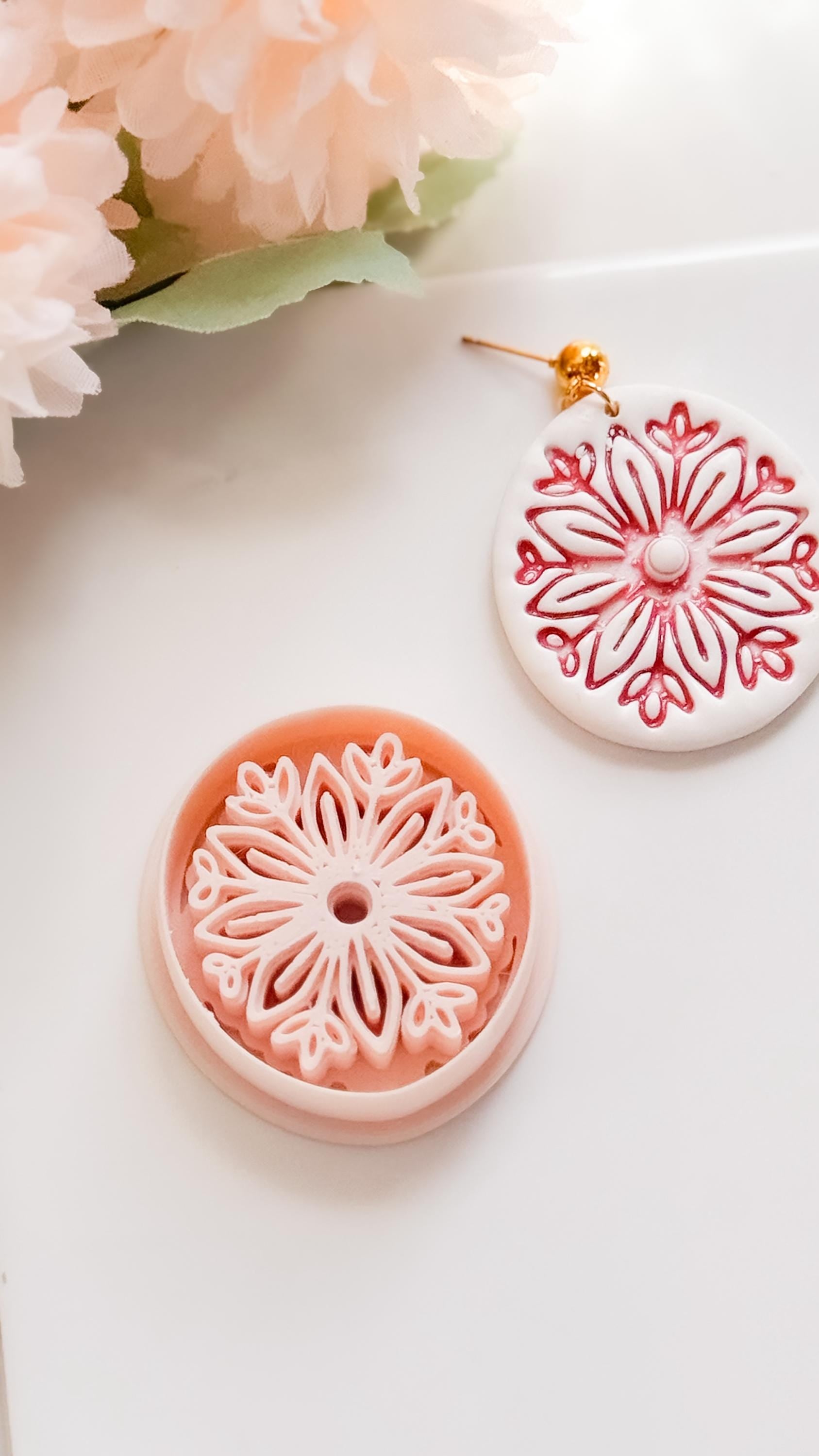 Eira Bloom Polymer Clay Cutter: Floral Mandorla Embosser