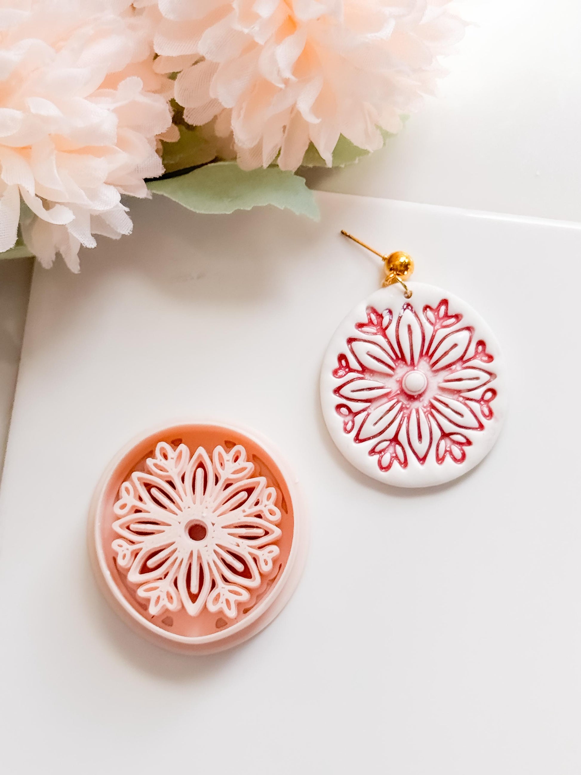 Eira Bloom Polymer Clay Cutter: Floral Mandorla Embosser