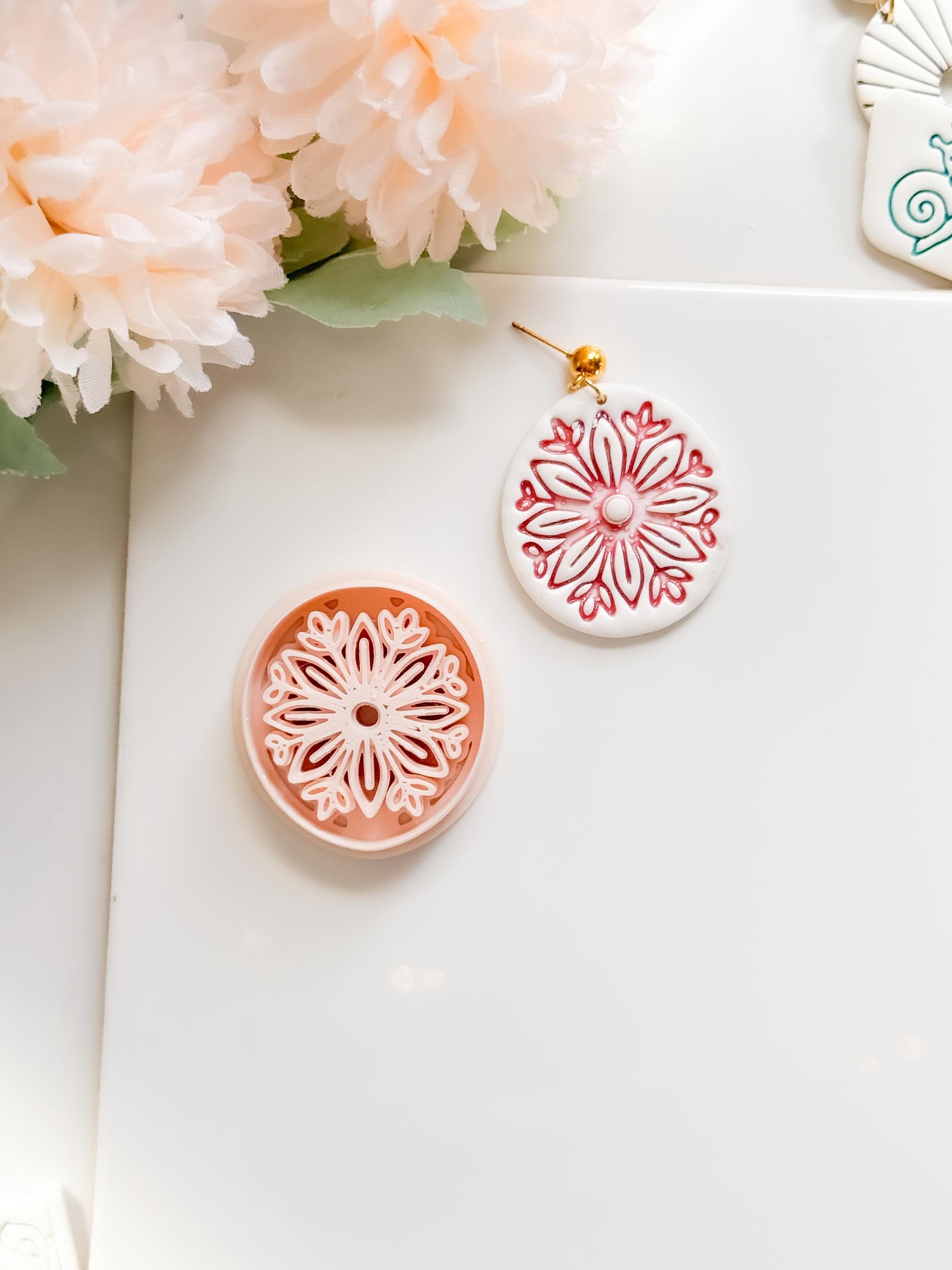 Eira Bloom Polymer Clay Cutter: Floral Mandorla Embosser