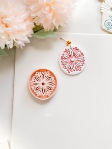 Eira Bloom Polymer Clay Cutter: Floral Mandorla Embosser