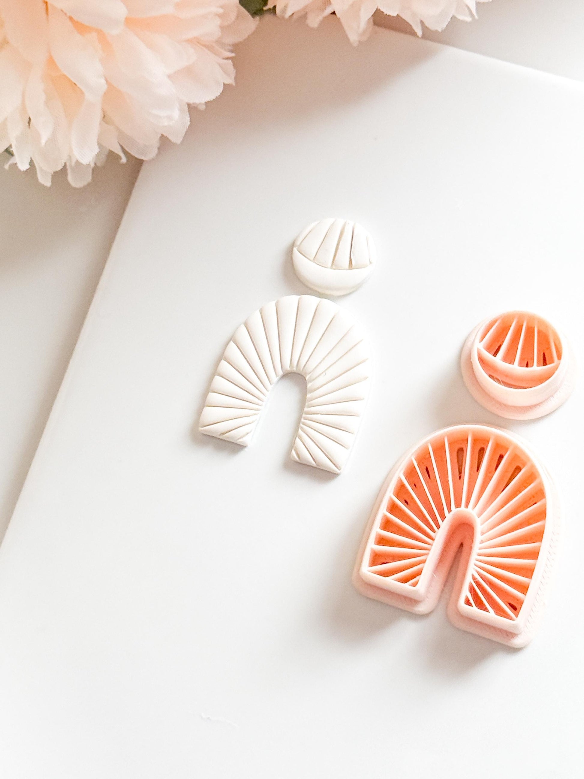 Noe Lines Polymer Clay Cutter: Geometric Arched Stripe Embosser