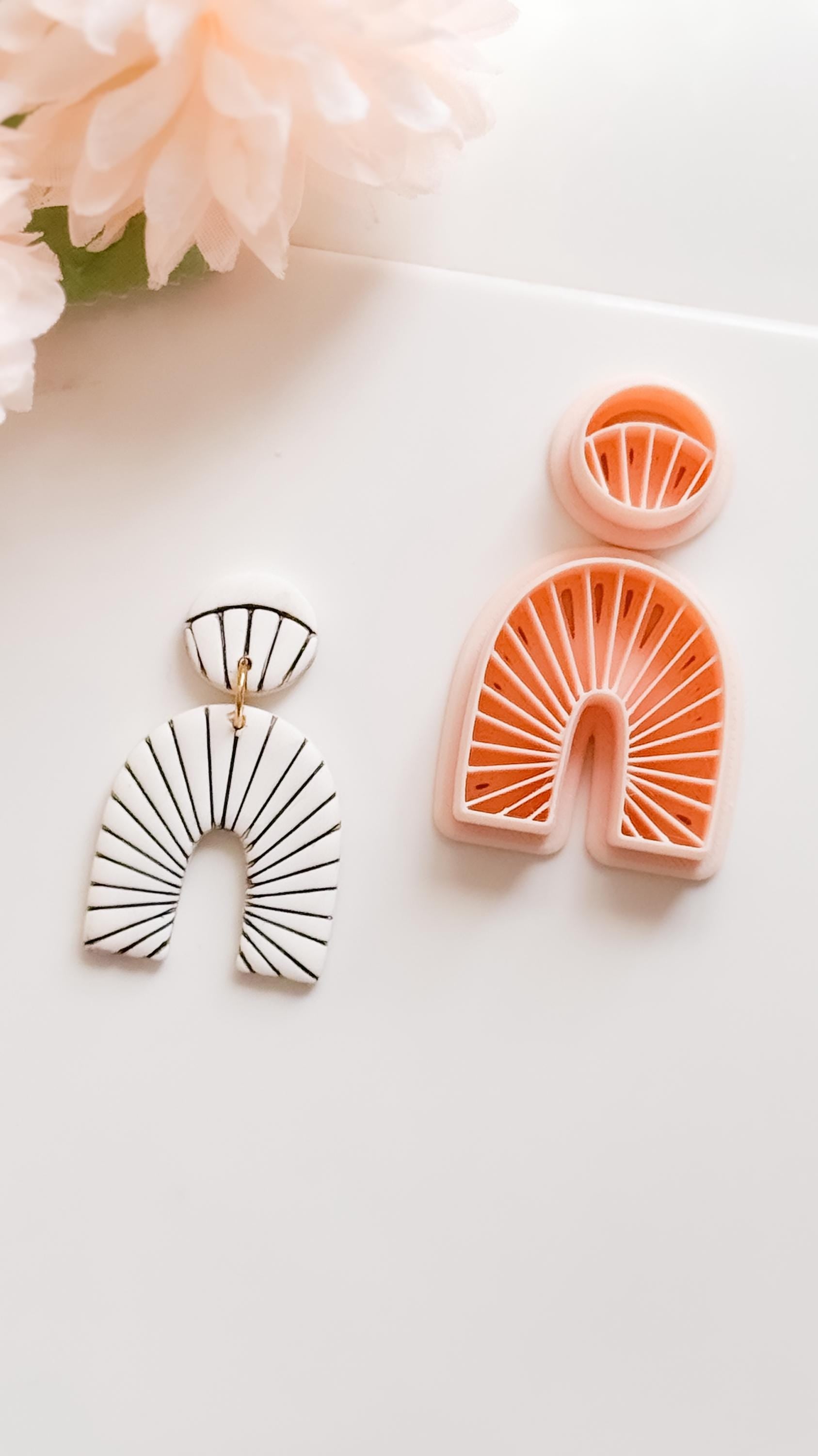 Noe Lines Polymer Clay Cutter: Geometric Arched Stripe Embosser