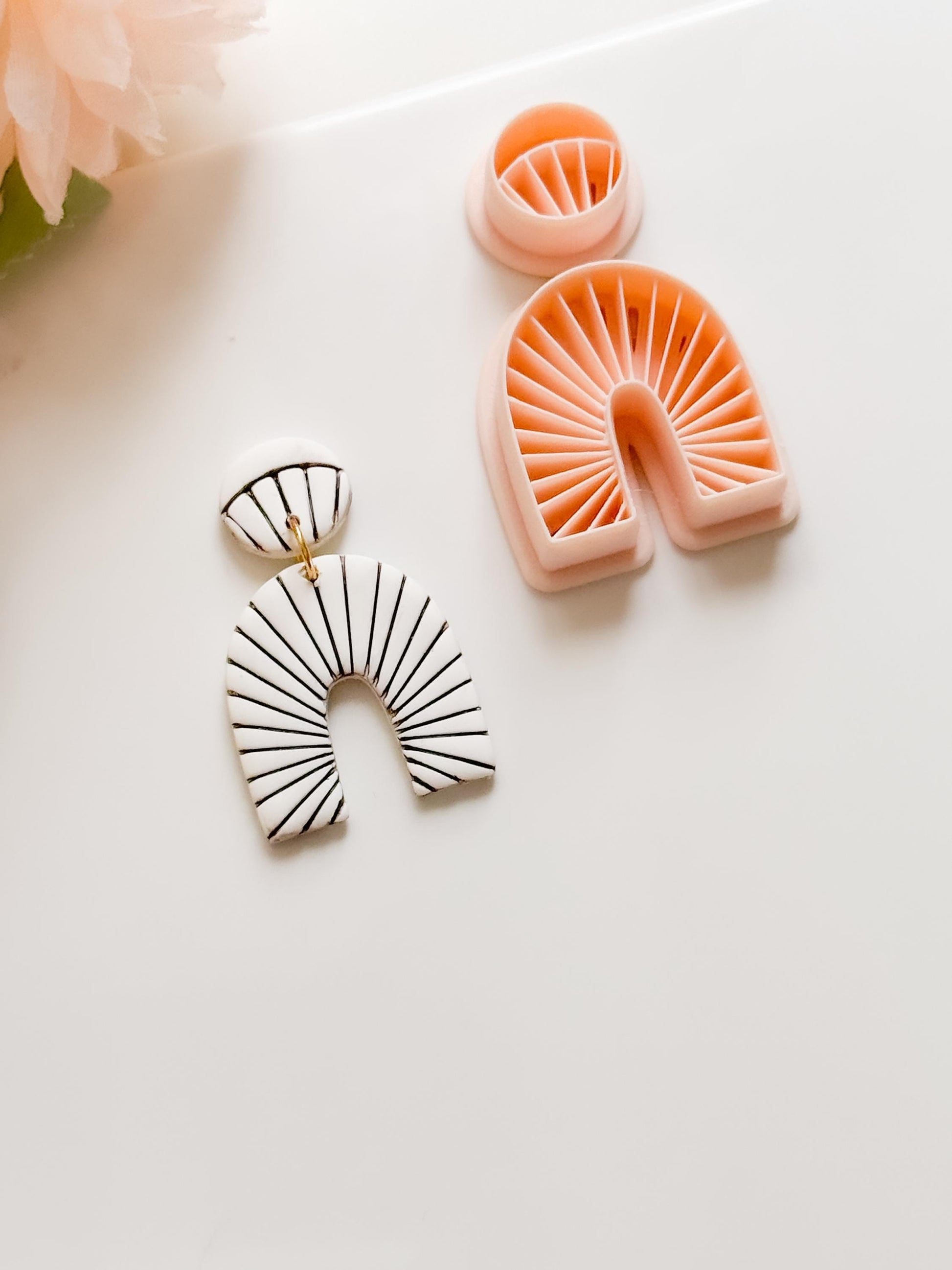 Noe Lines Polymer Clay Cutter: Geometric Arched Stripe Embosser