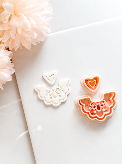 Una Frill Polymer Clay Cutter: Scalloped Edge Arch Embosser