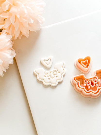 Una Frill Polymer Clay Cutter: Scalloped Edge Arch Embosser