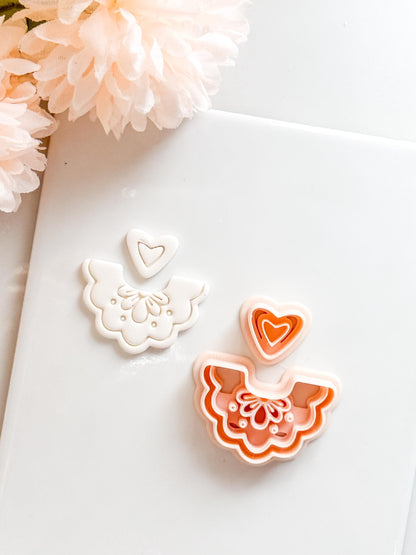 Una Frill Polymer Clay Cutter: Scalloped Edge Arch Embosser