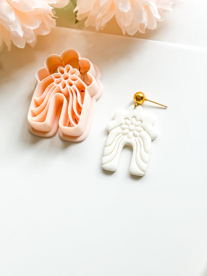 Curve Lila Clay Cutter: Wavy Arch Floral Design for Polymer Clay Jewelry