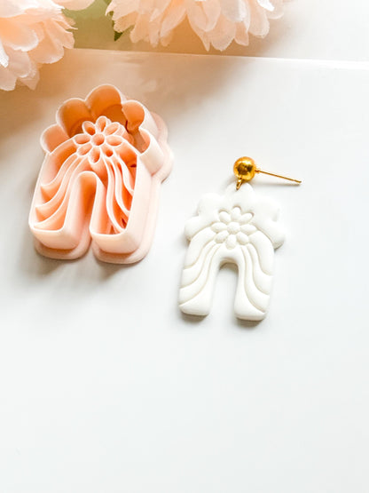 Curve Lila Clay Cutter: Wavy Arch Floral Design for Polymer Clay Jewelry