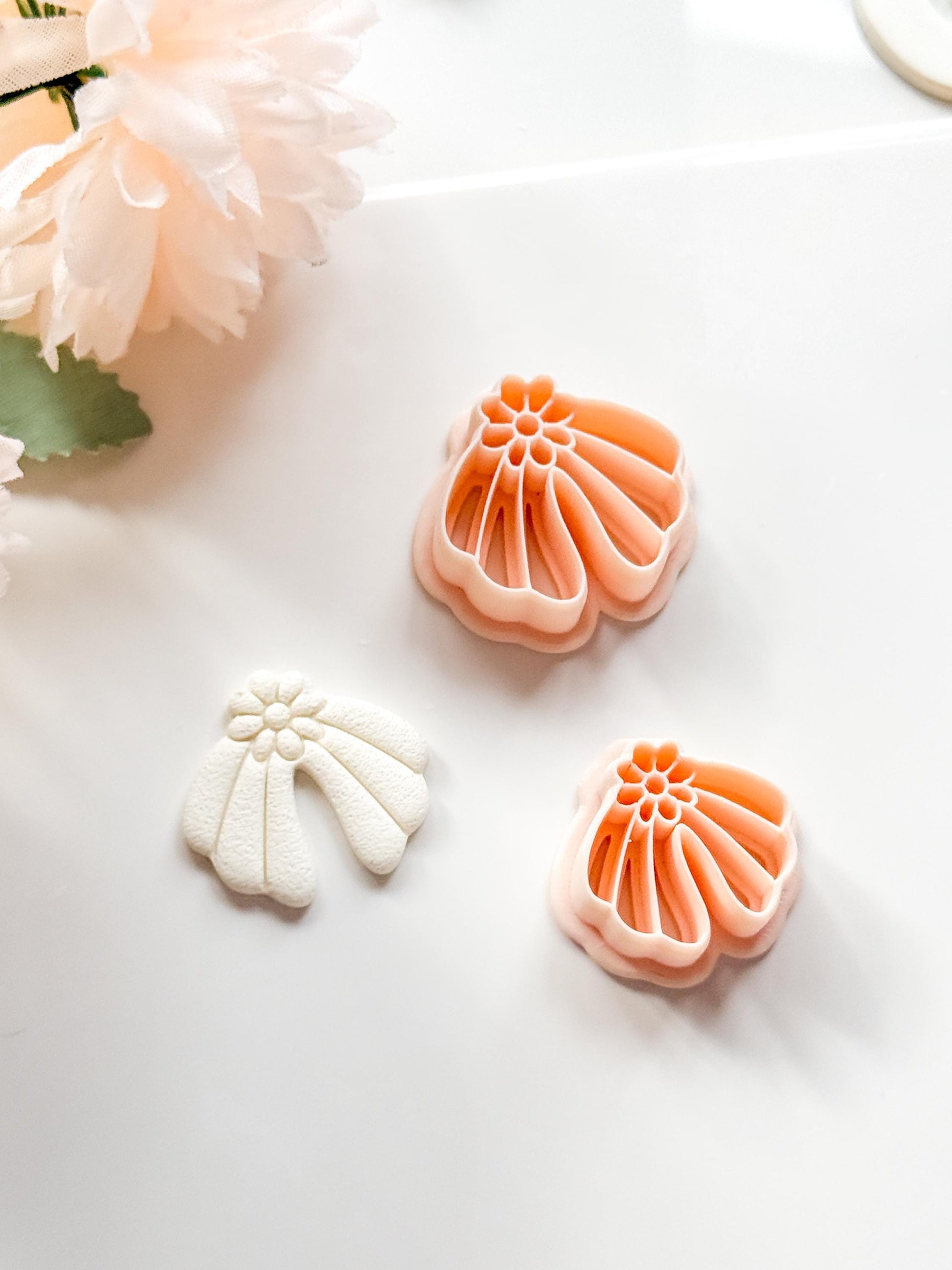 Daisy Dora Clay Cutter: Groovy Floral Arch Design for Polymer Clay Jewelry