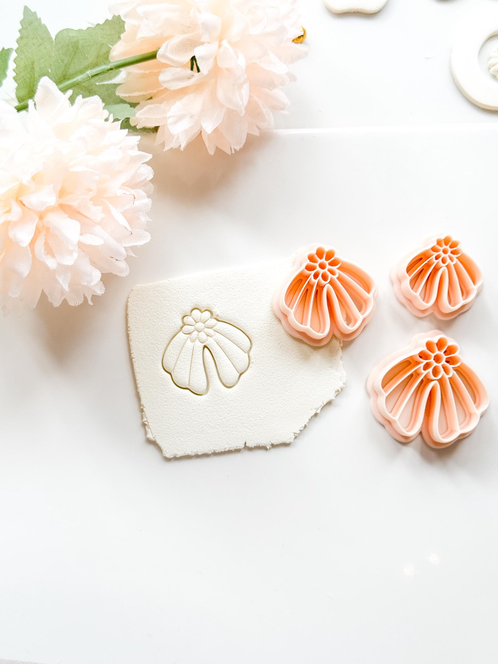 Daisy Dora Clay Cutter: Groovy Floral Arch Design for Polymer Clay Jewelry
