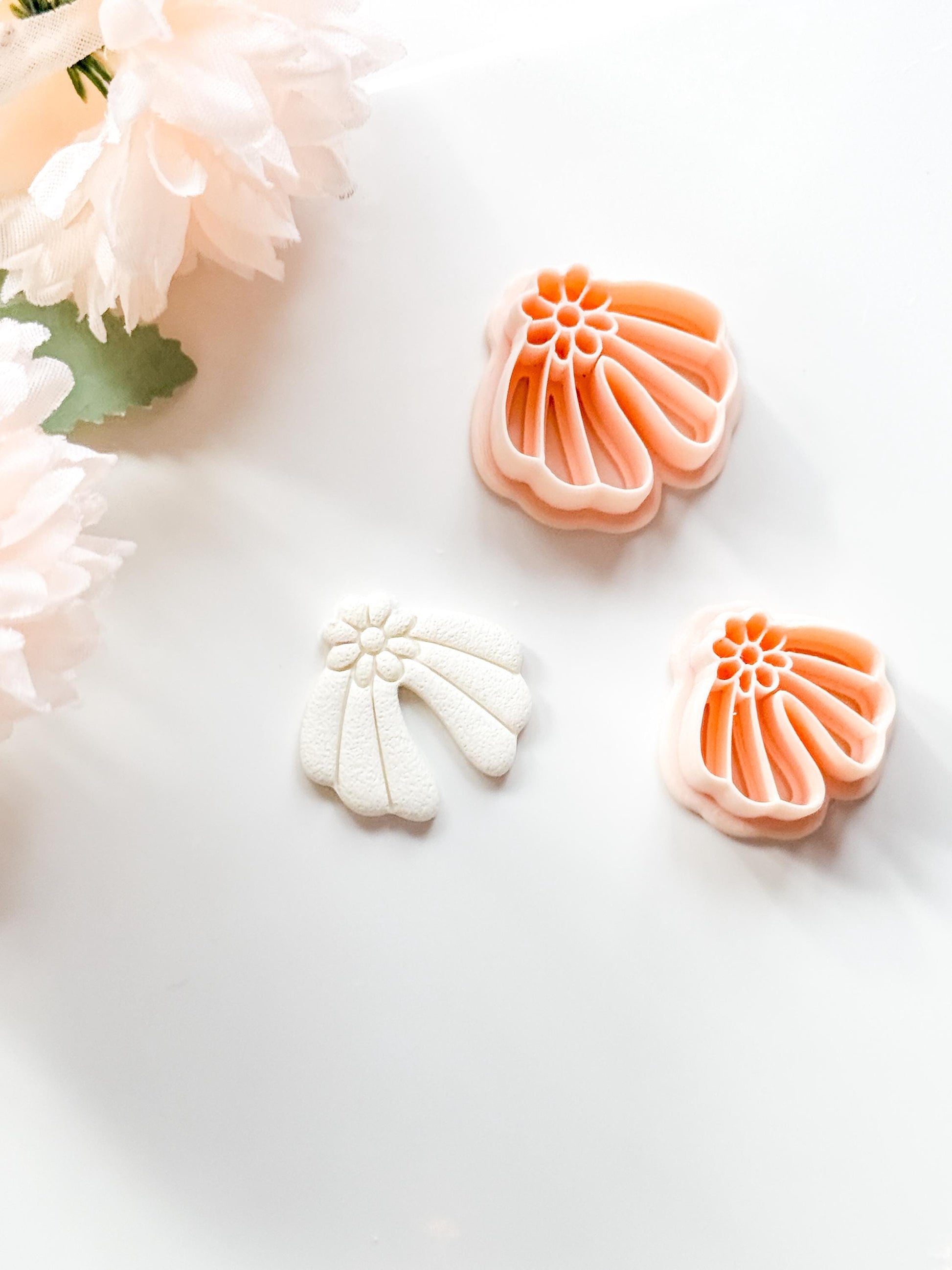 Daisy Dora Clay Cutter: Groovy Floral Arch Design for Polymer Clay Jewelry
