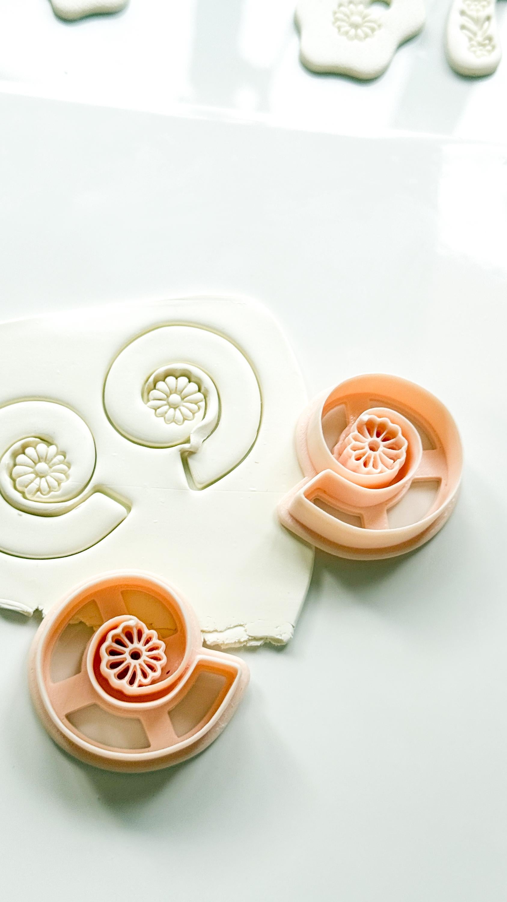 Flora Spiral Polymer Clay Cutter: Embossing Flower Swirl Jewelry Making Tool
